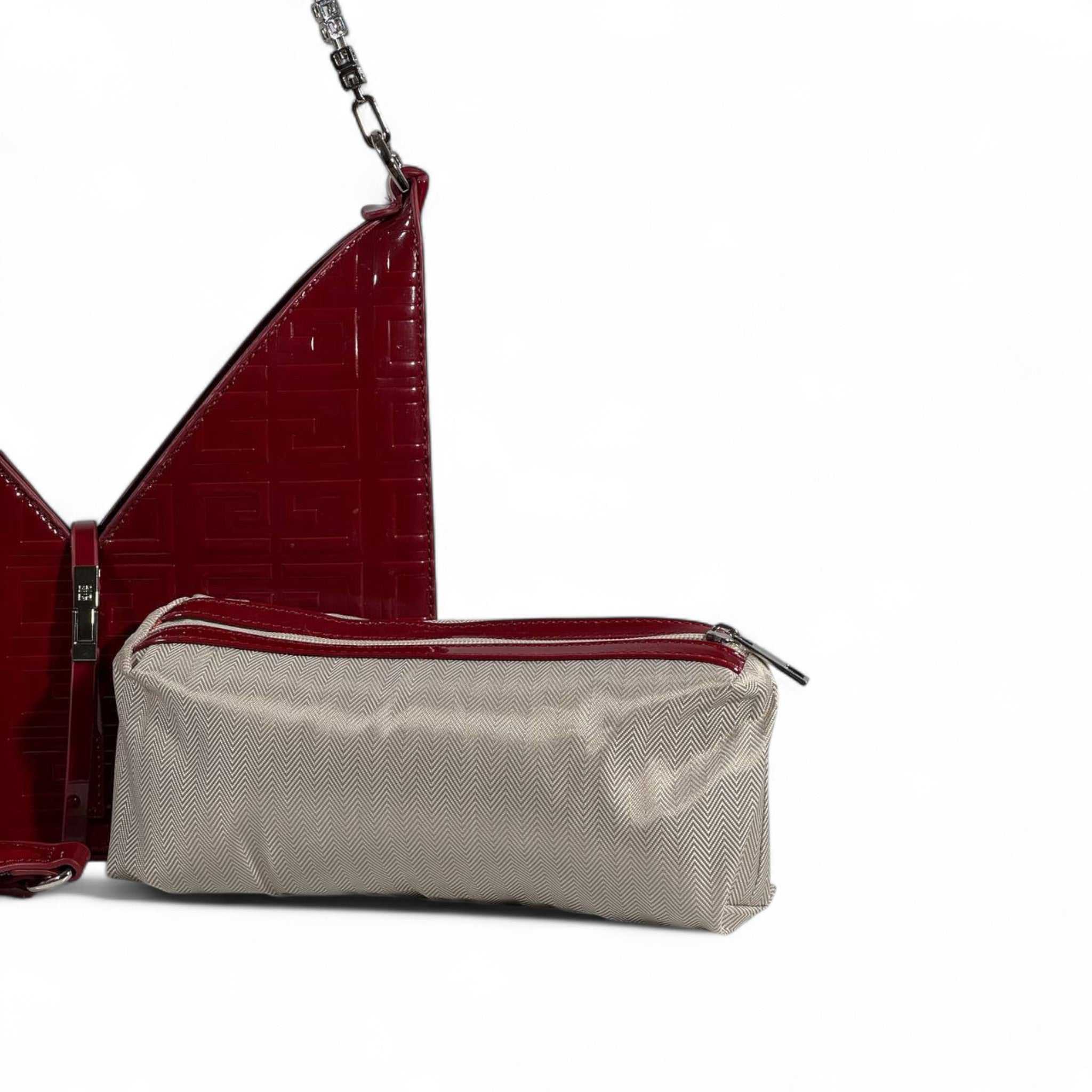 🍷 Givenchy Burgundy V-Cut Chain Shoulder Bag – Sleek, Modern & Couture ✨