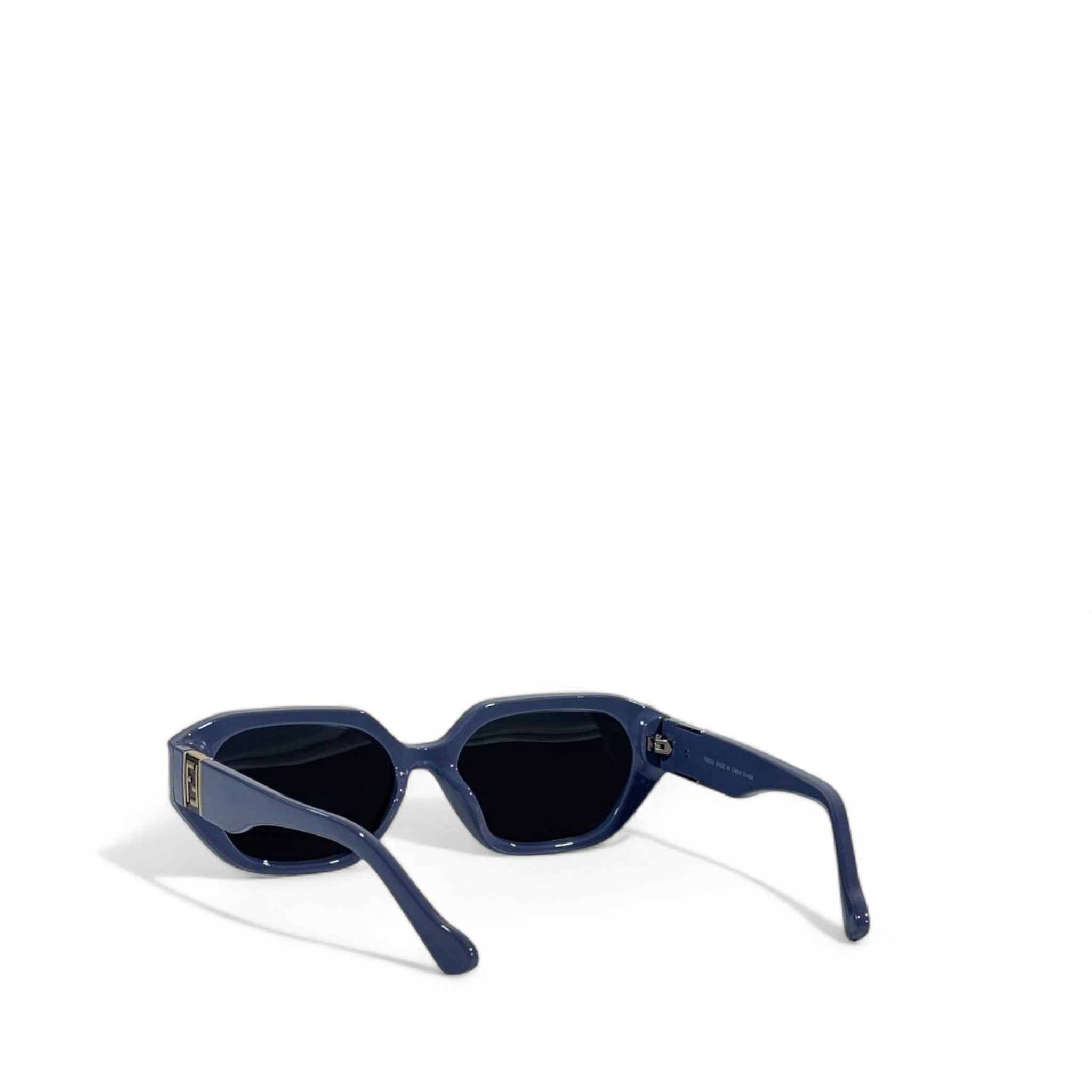 Fendi Geometric Navy Sunglasses – Polarized Luxury Eyewear 💙✨