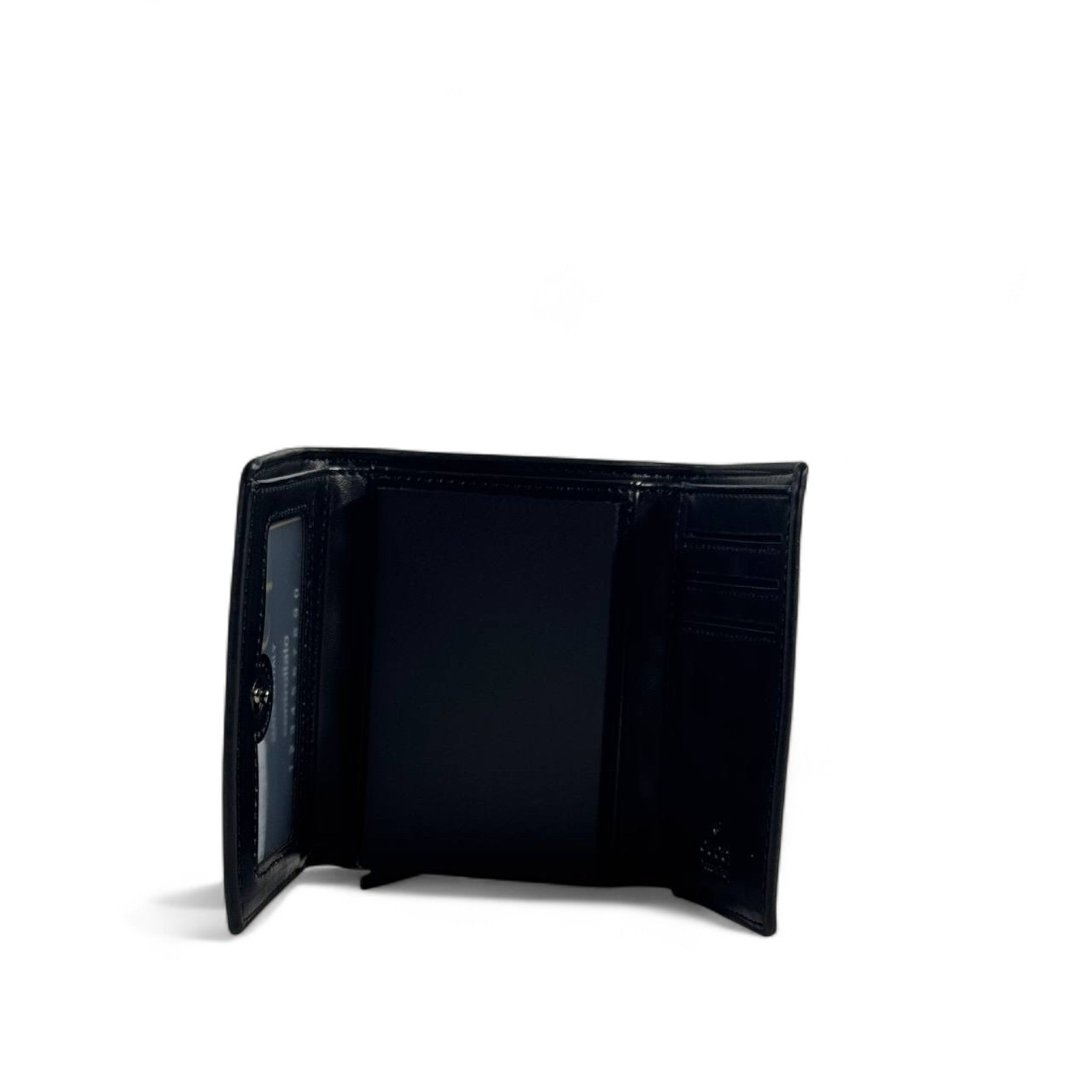 🖤 Gucci Black Leather Wallet – Subtle GG Accent