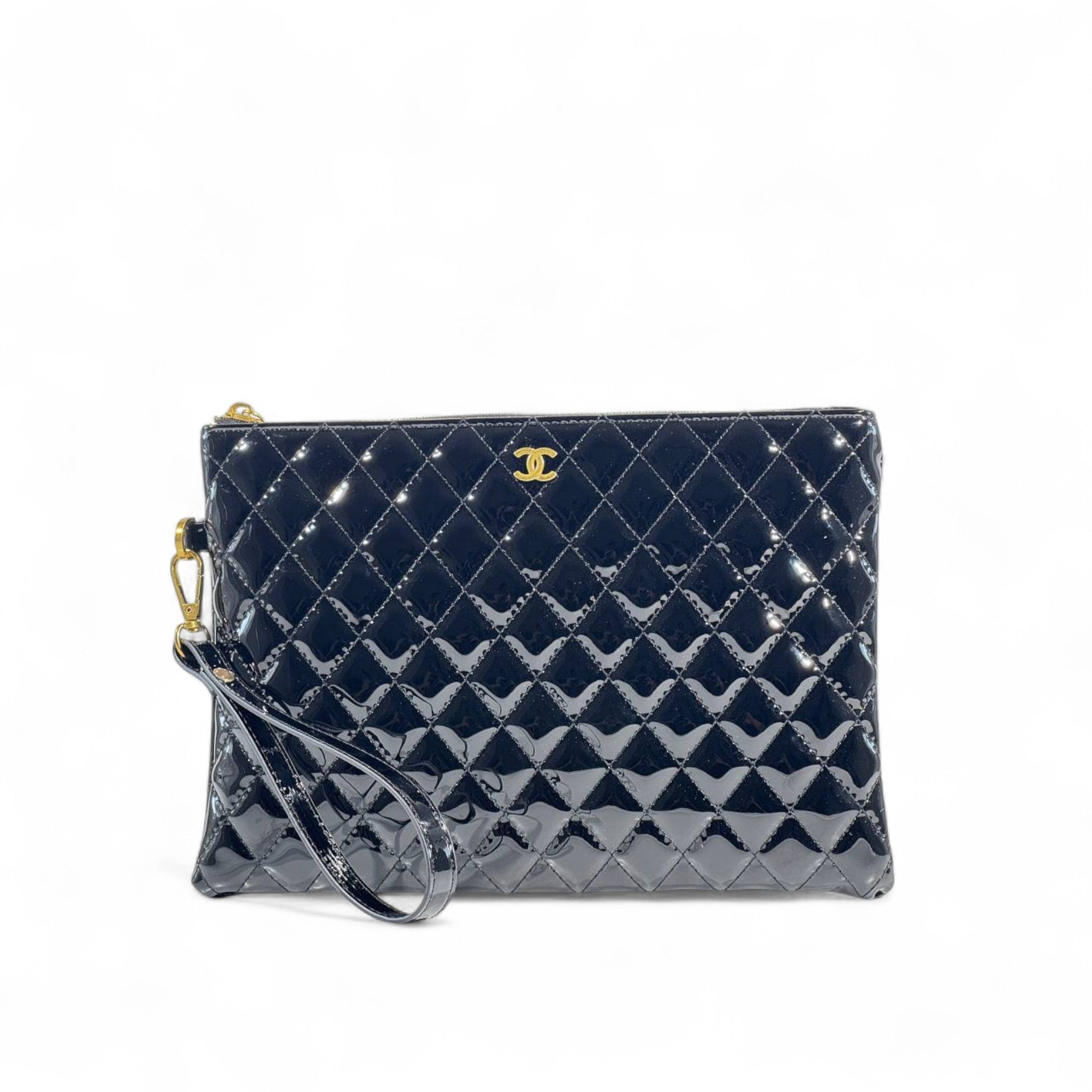 Chanel Quilted Patent Leather Pouch ✨🖤