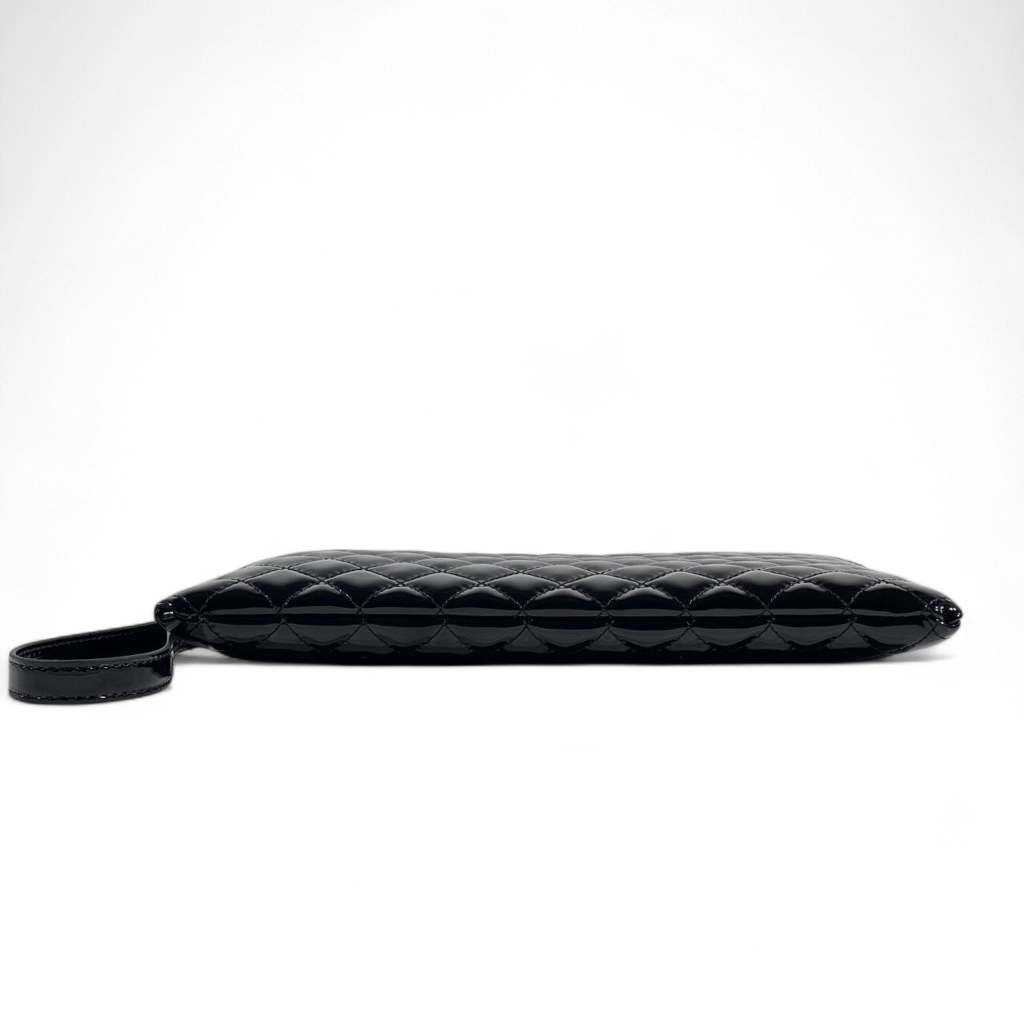 Chanel Quilted Patent Leather Pouch ✨🖤