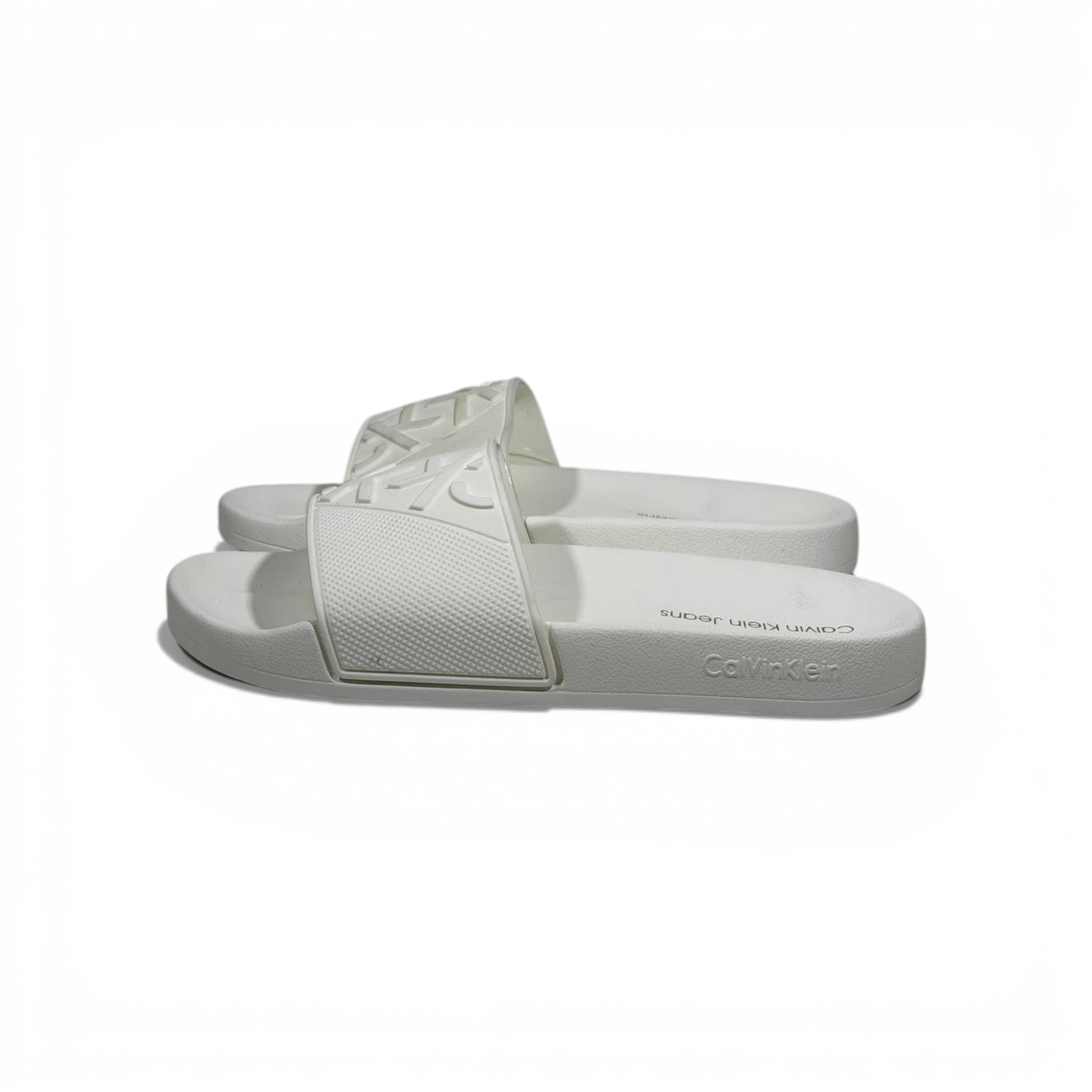 🤍✨ Calvin Klein Jeans Logo Slide Slippers – White Minimal Style ✨🤍