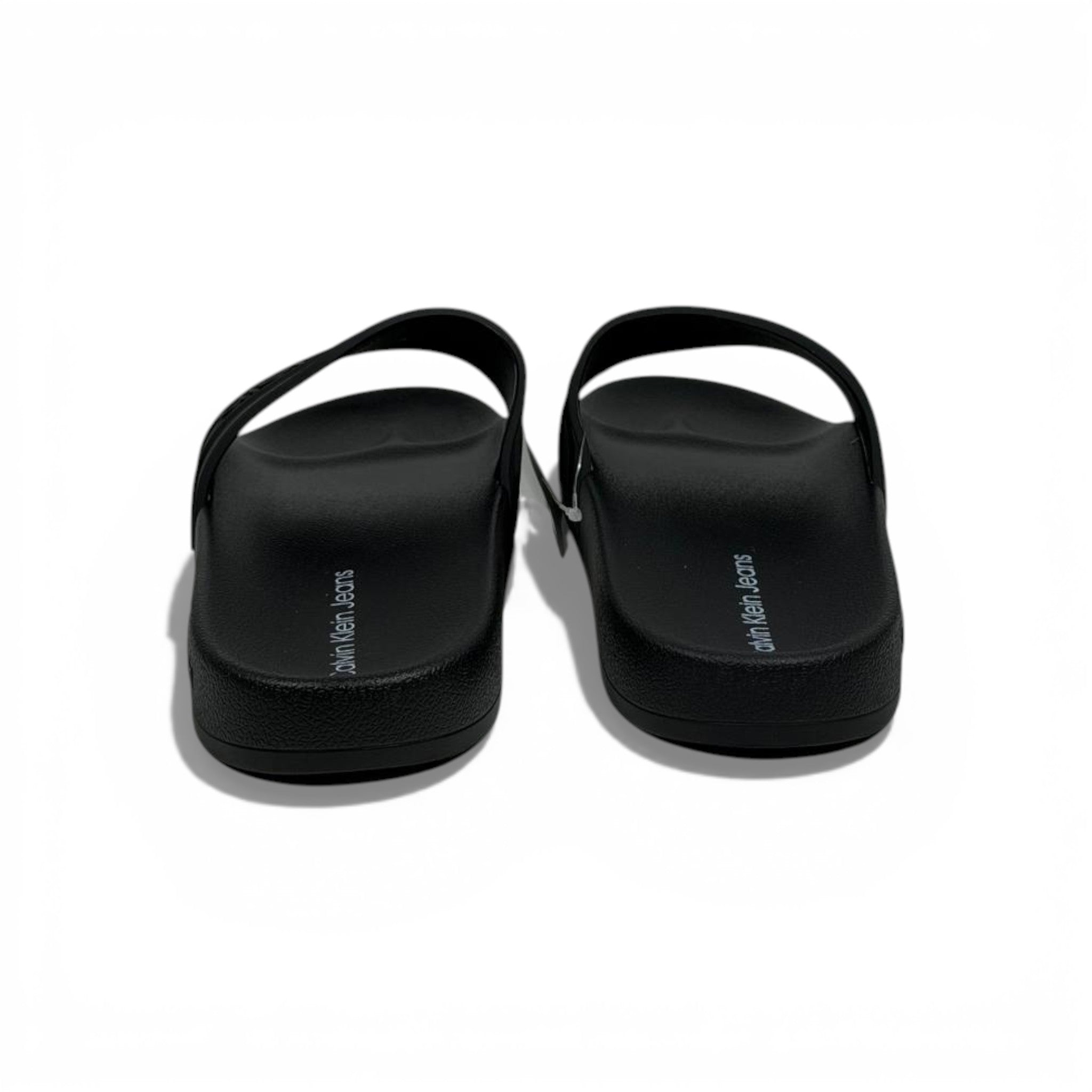 🖤✨ Calvin Klein Embossed Logo Slide Slippers – Black Minimal Luxury ✨🖤