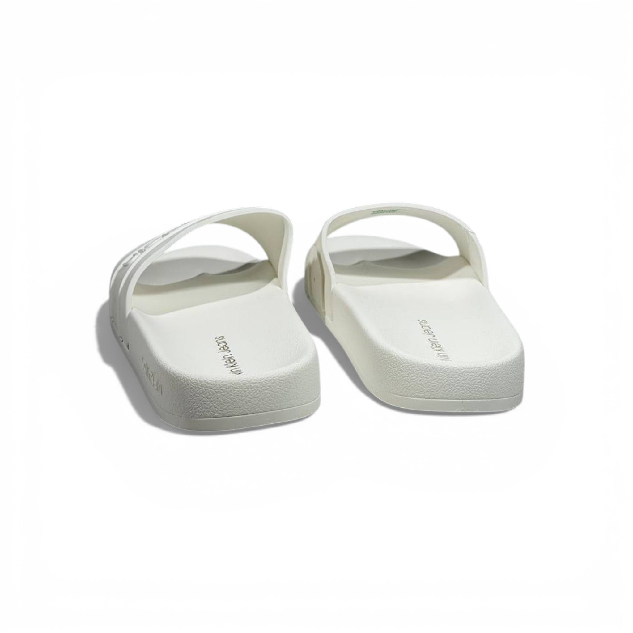 🤍✨ Calvin Klein Embossed Logo Slide Slippers – White Minimal Luxury ✨🤍