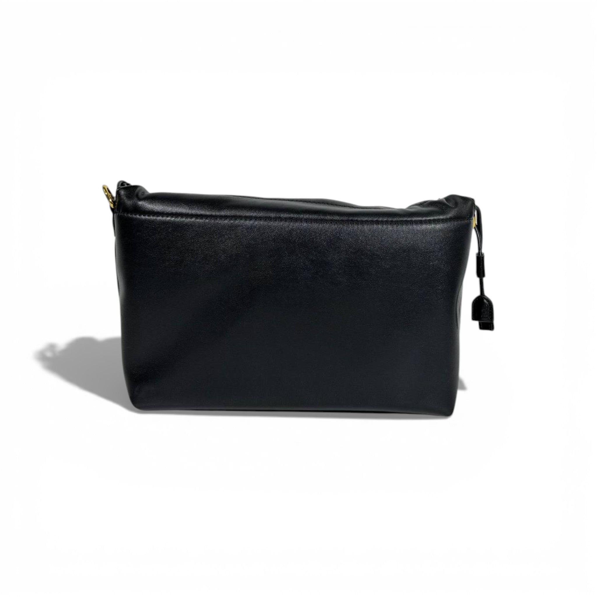 Fendi Leather Baguette Shoulder Bag – Classic Black 🖤✨