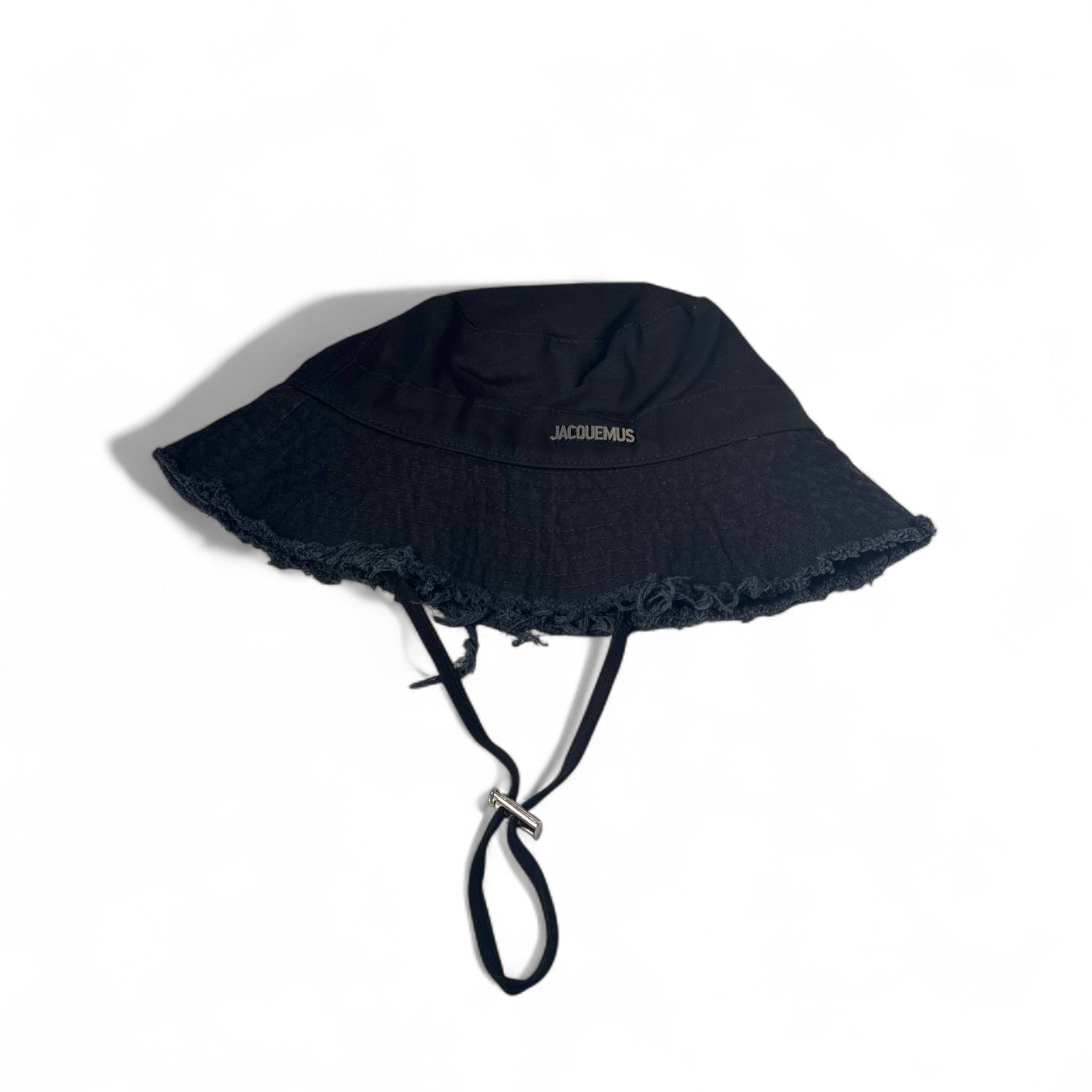 🖤 Jacquemus Black Quilted Bucket Hat – Modern French Cool 🧢🇫🇷