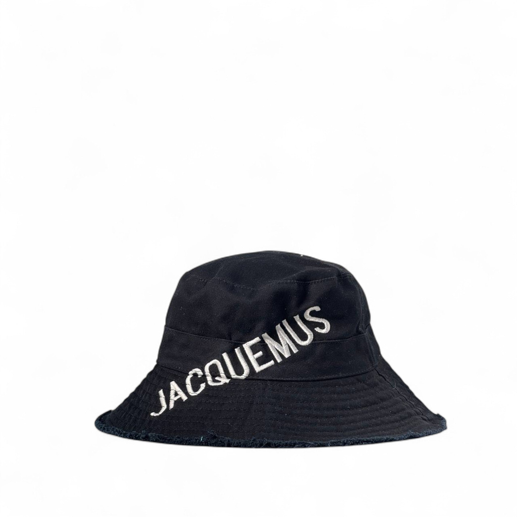 ๐ค Jacquemus Black Logo Bucket Hat โ Bold & Timeless Style ๐งข
