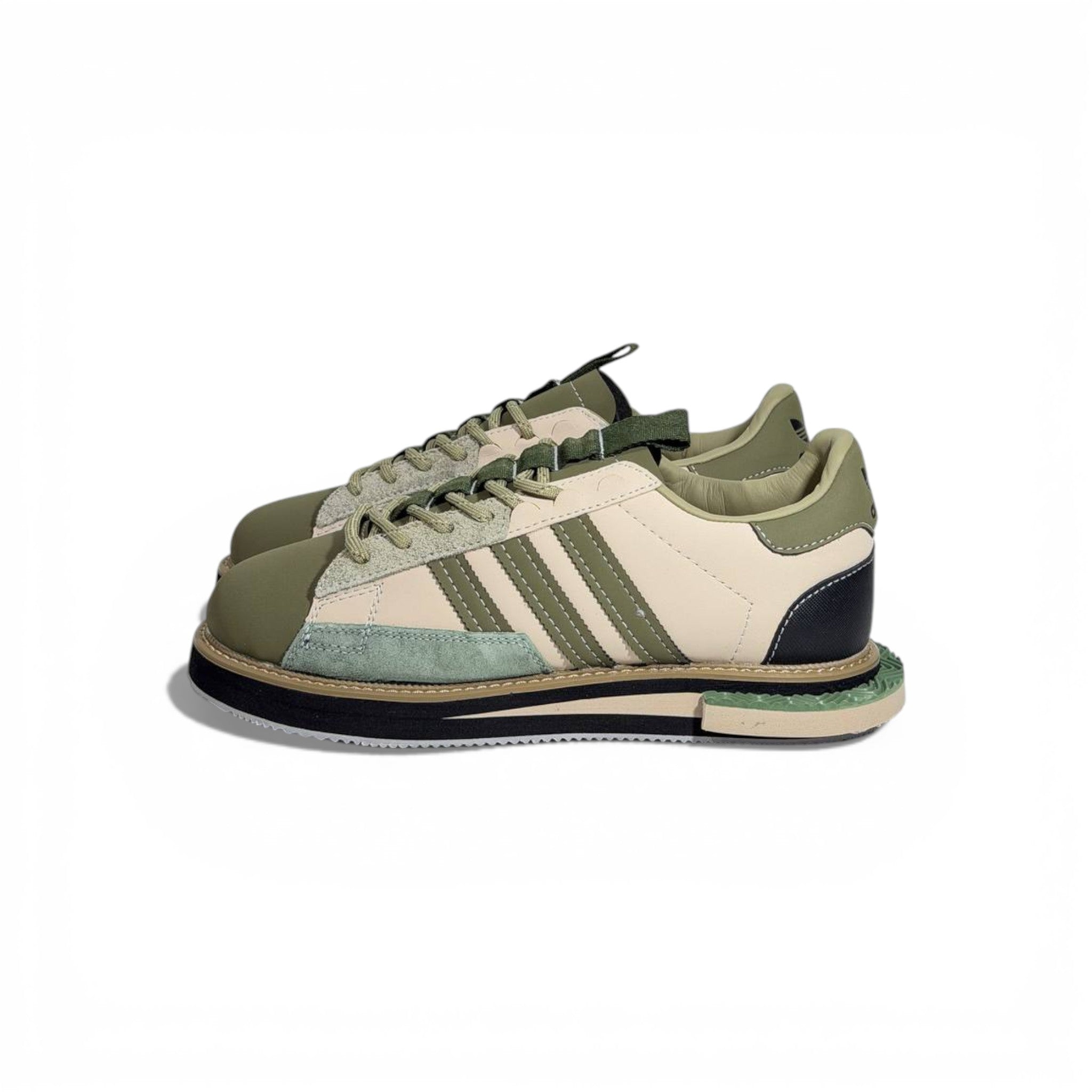 👟🌿 Adidas Original Low Sneakers – Olive & Beige Outdoor Street Style 💚✨