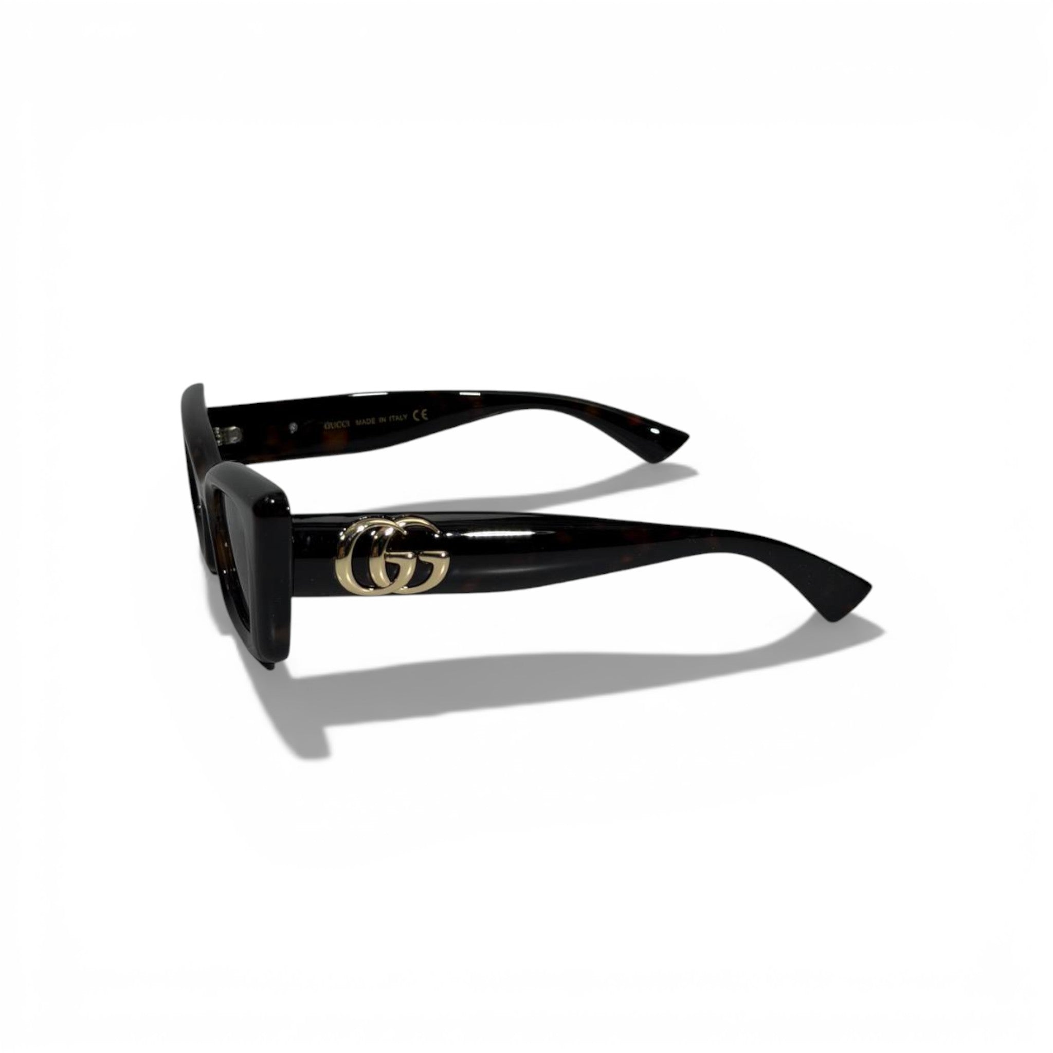 Gucci Rectangular Sunglasses Dark Lenses Iconic GG Luxury ๐ถ๏ธ๐คโจ