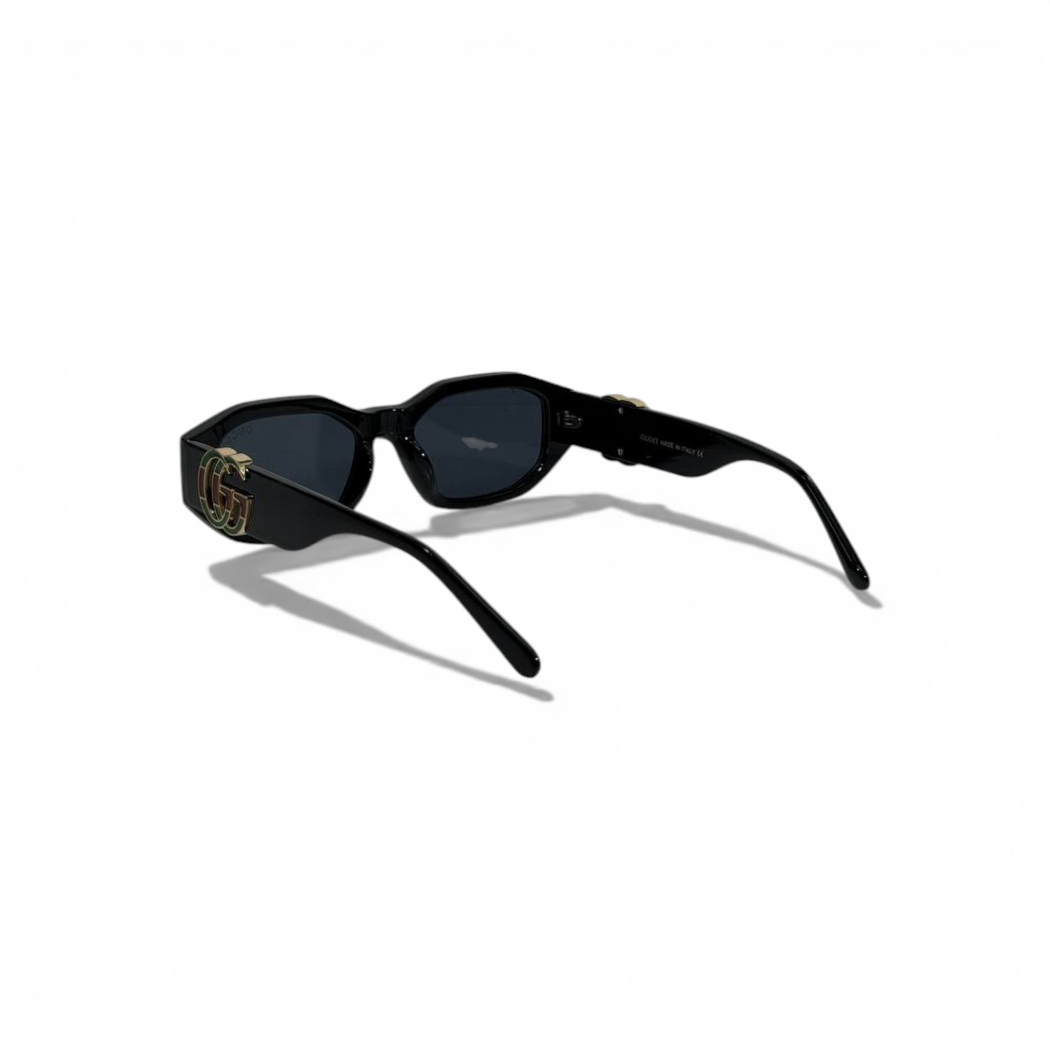 GUCCI Black Square Sunglasses with Iconic GG Logo – Bold Luxury Statement 🕶️🔥