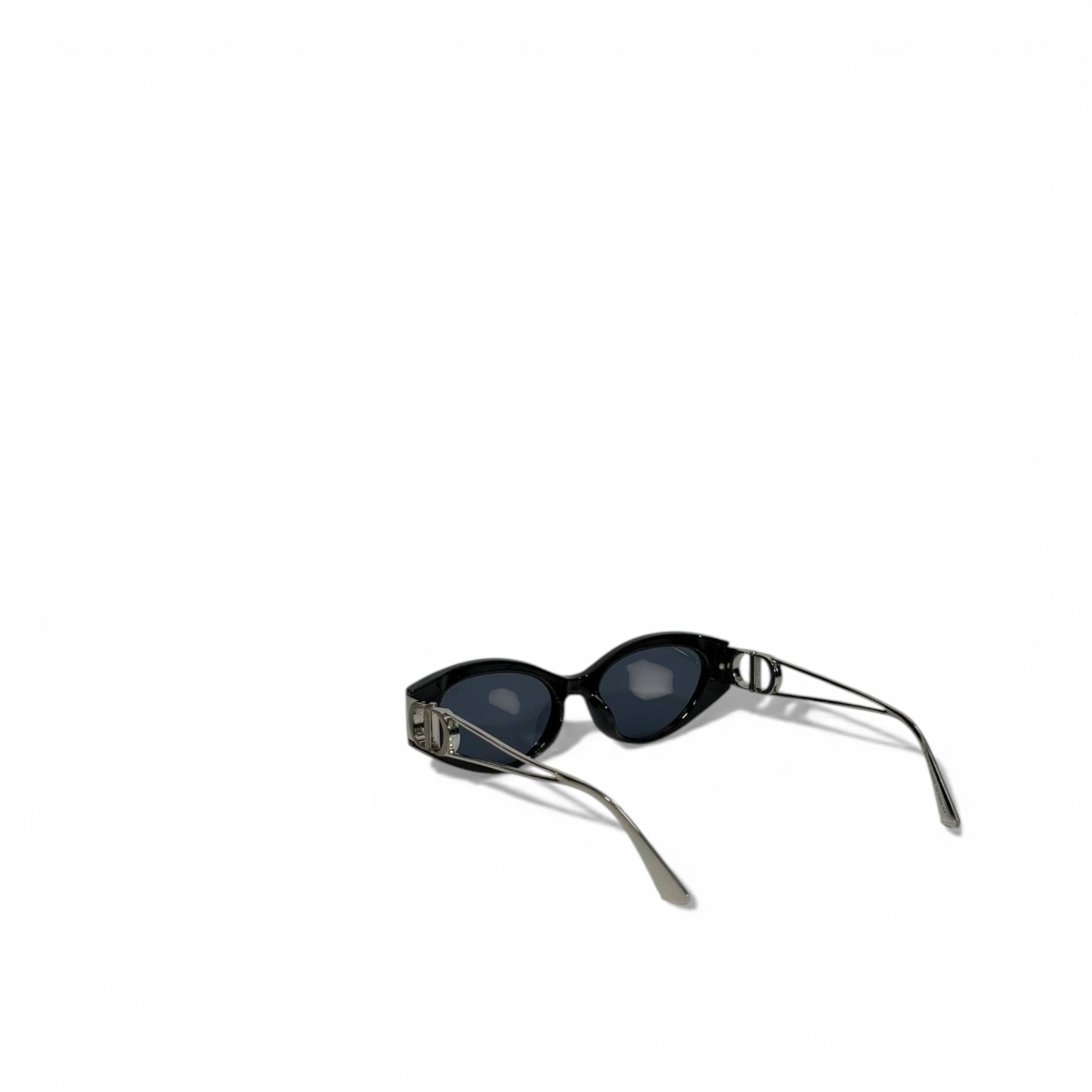 🖤 DIOR Oval Sunglasses – Black Frame & Dark Lenses | Iconic CD Hinge Detail 🖤