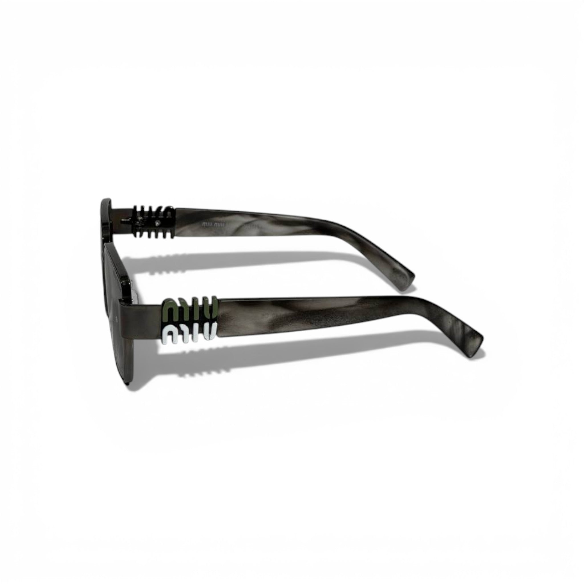 š¤ MIU MIU Square Sunglasses ā Black Frame & Gradient Dark Lenses | Bold Logo Temples š¤