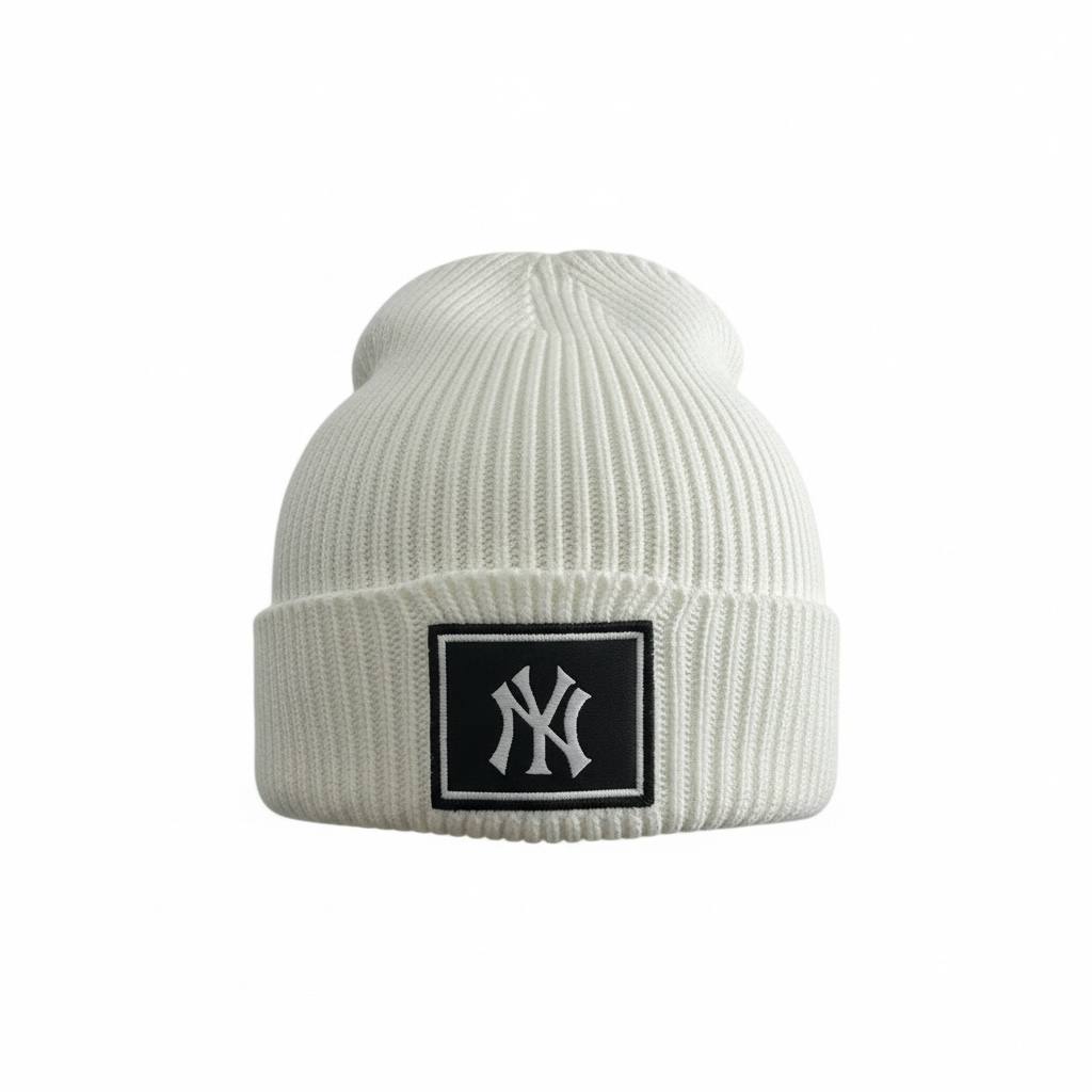 🧢 New York Yankees White Ribbed Knit Beanie – Clean Winter Streetwear 🤍⚾❄️