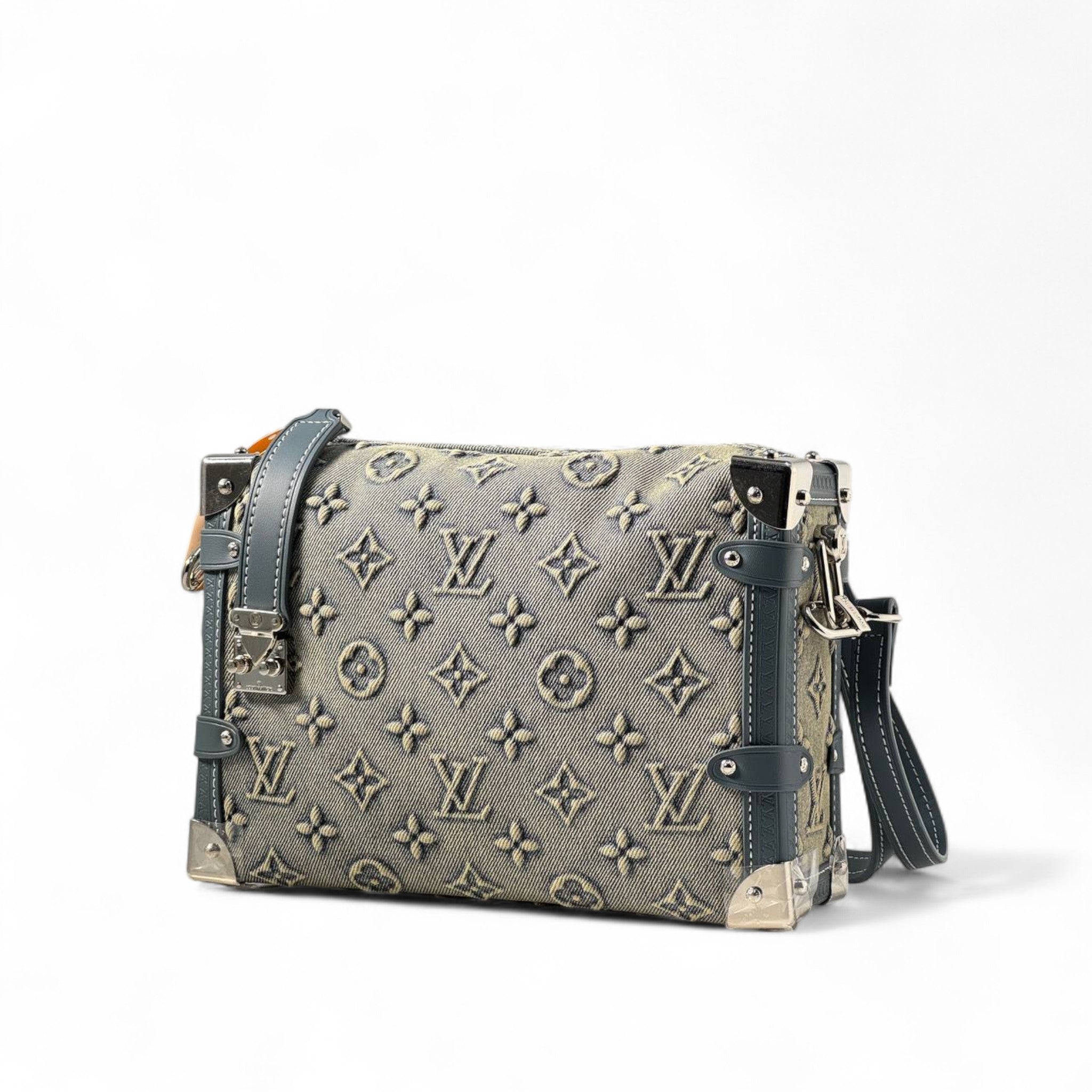 Louis Vuitton Monogram Soft Trunk โ Washed Beige Denim & Blue Leather ๐ผ๐