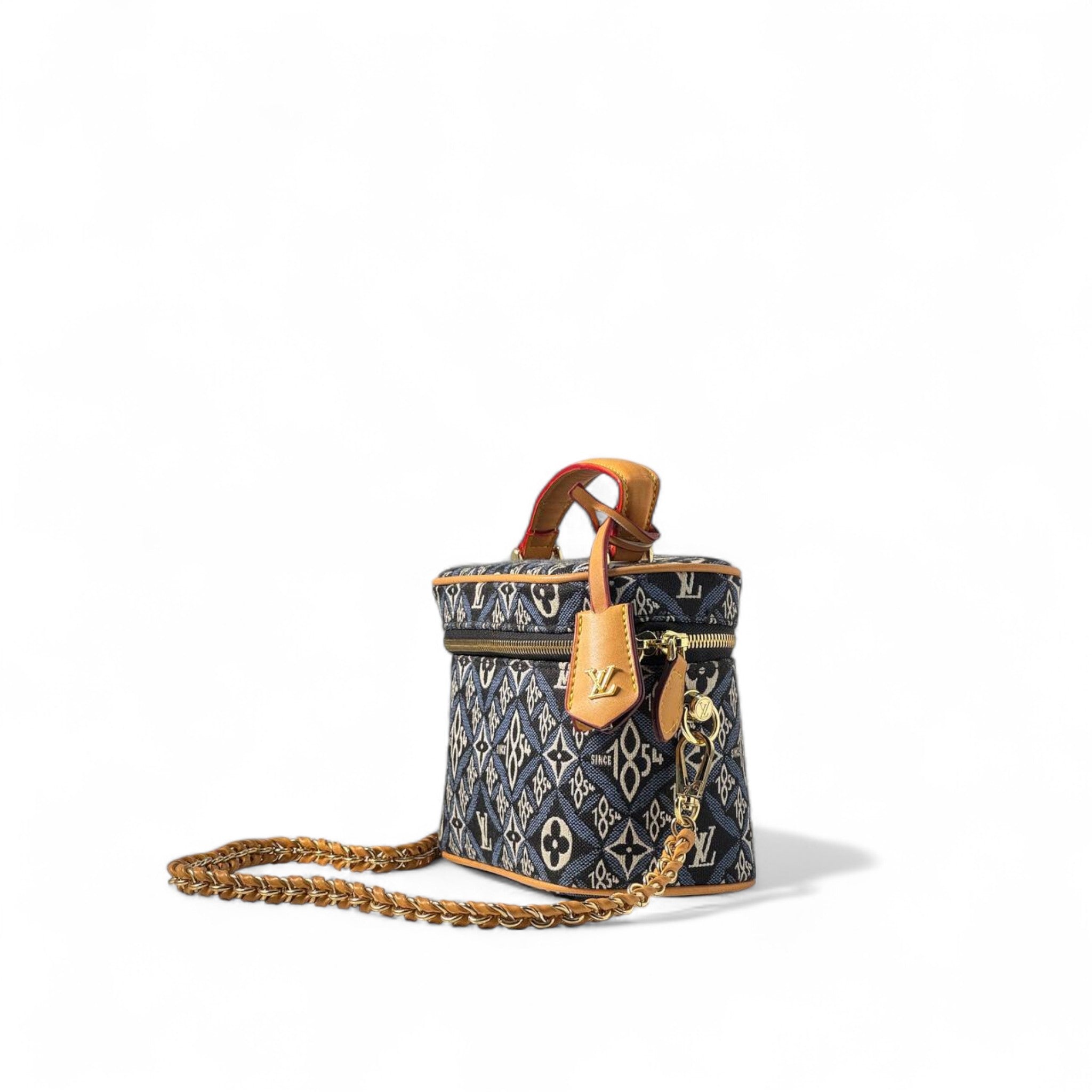 Louis Vuitton Vanity PM – Denim Jacquard Gold Chain 💙✨