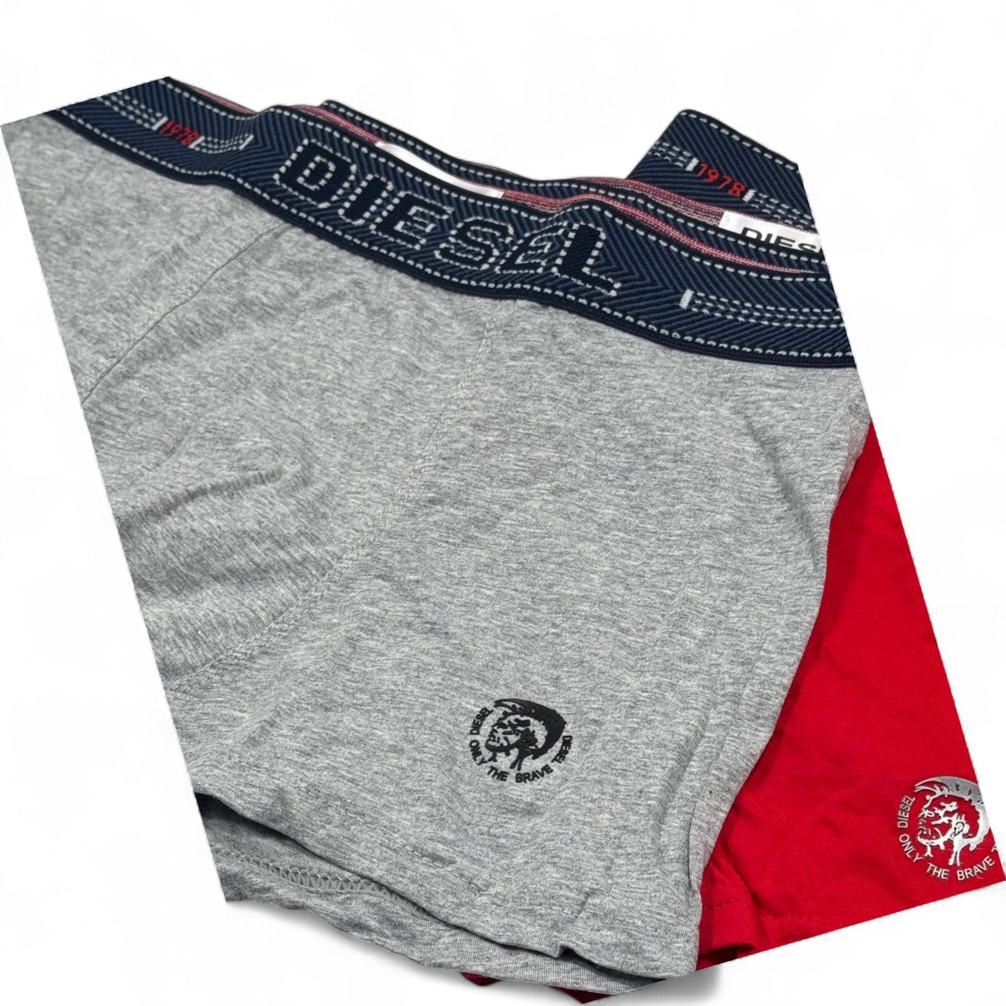 🩳 Diesel Men’s Boxer Briefs – 3-Pack Brave Logo Edition (Grey, Red, Black) 🔥