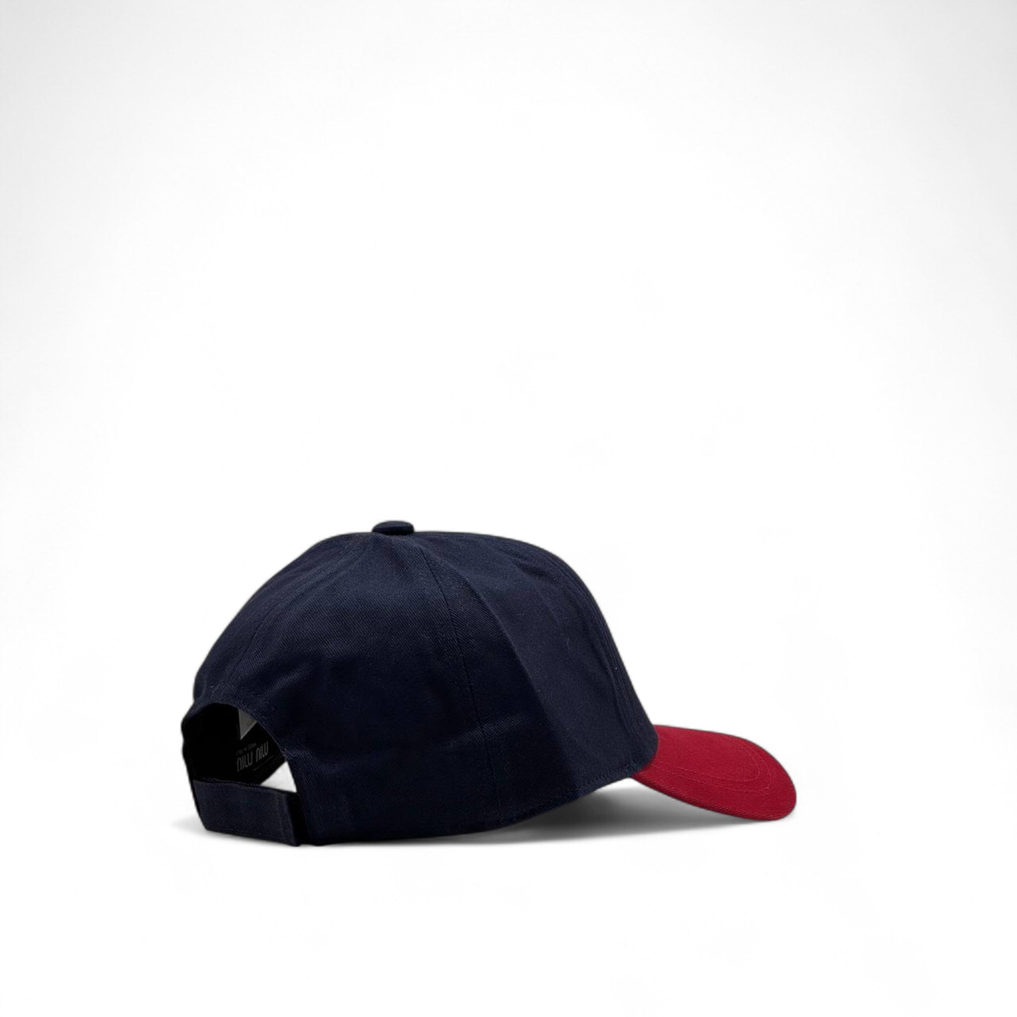 Miu Miu Two-Tone Cap ๐ต๐ด โ Chic Meets Sporty
