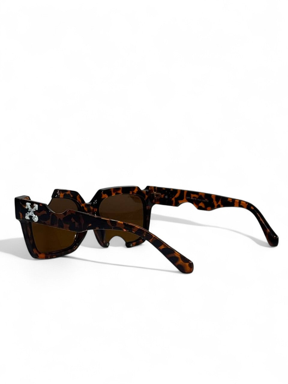 🟤 Off-White Tortoise Frame Sunglasses – Bold Square Luxury Shades 🕶️✨