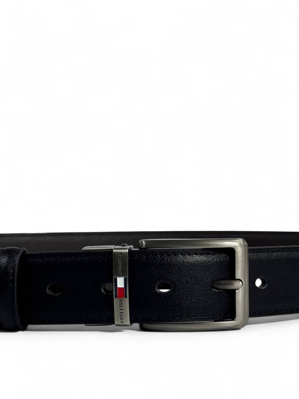 Tommy Hilfiger Classic Black Leather Belt – 130 cm 🖤✨