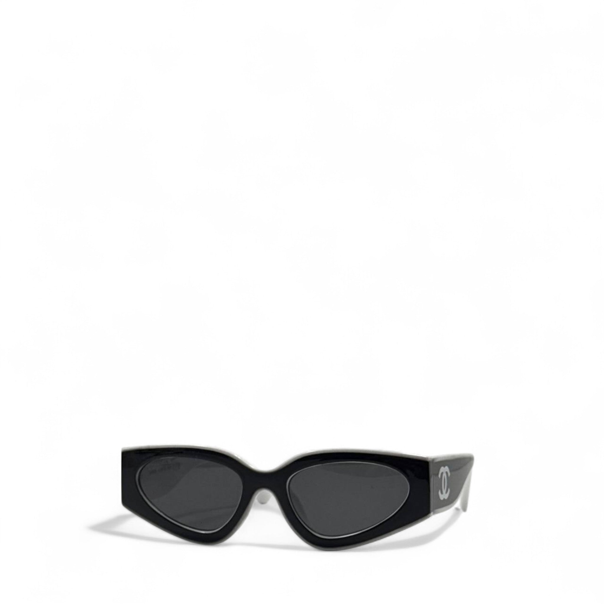 Chanel Cat-Eye Sunglasses – Monochrome Elegance 🖤🤍