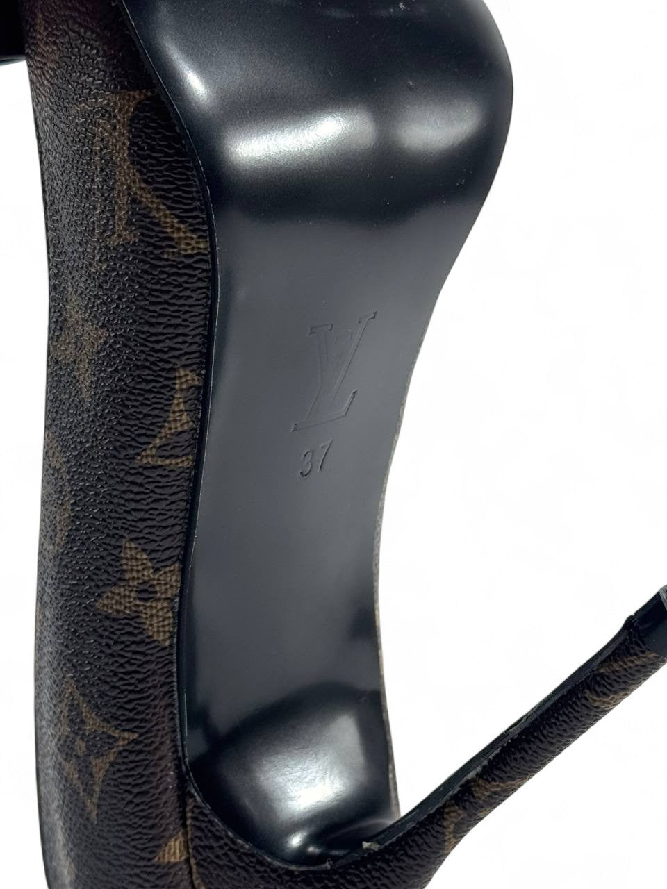 Louis Vuitton Monogram Bow Heels 👠✨ | Luxury Pointed-Toe Pumps for Women