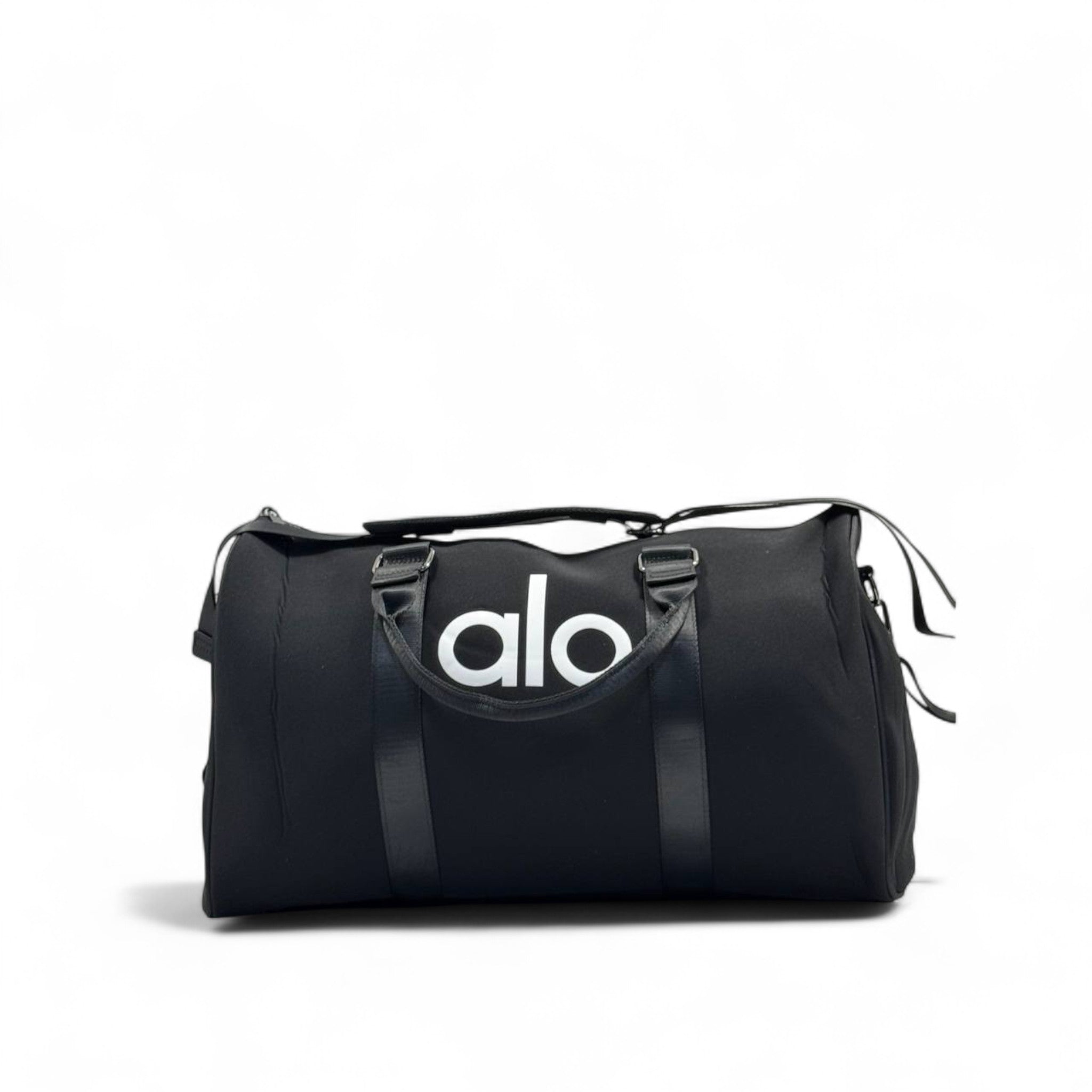 Alo Large Signature Duffel Bag โ Black Bold ๐๏ธโโ๏ธ๐ค
