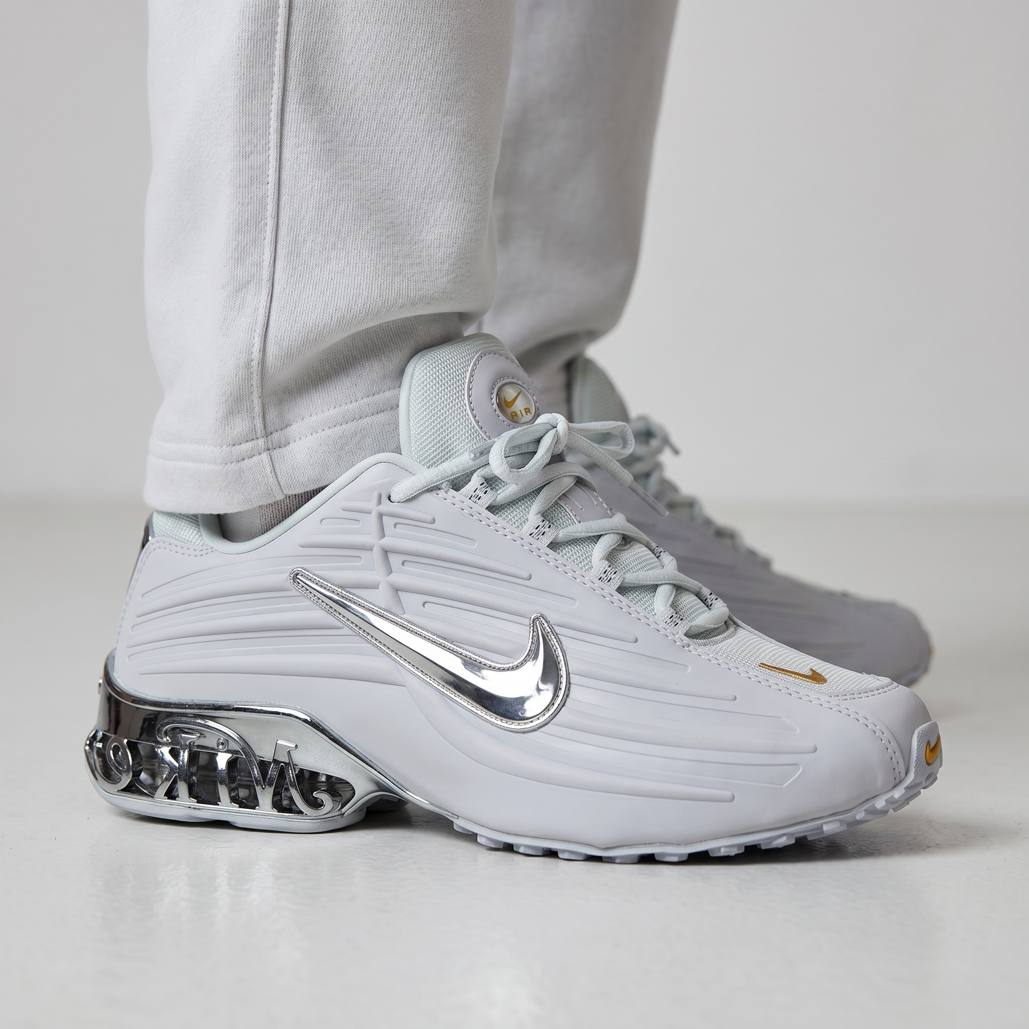 ⚡ Nike Shox Silver Chrome Edition 👟 | Luxury Meets Performance