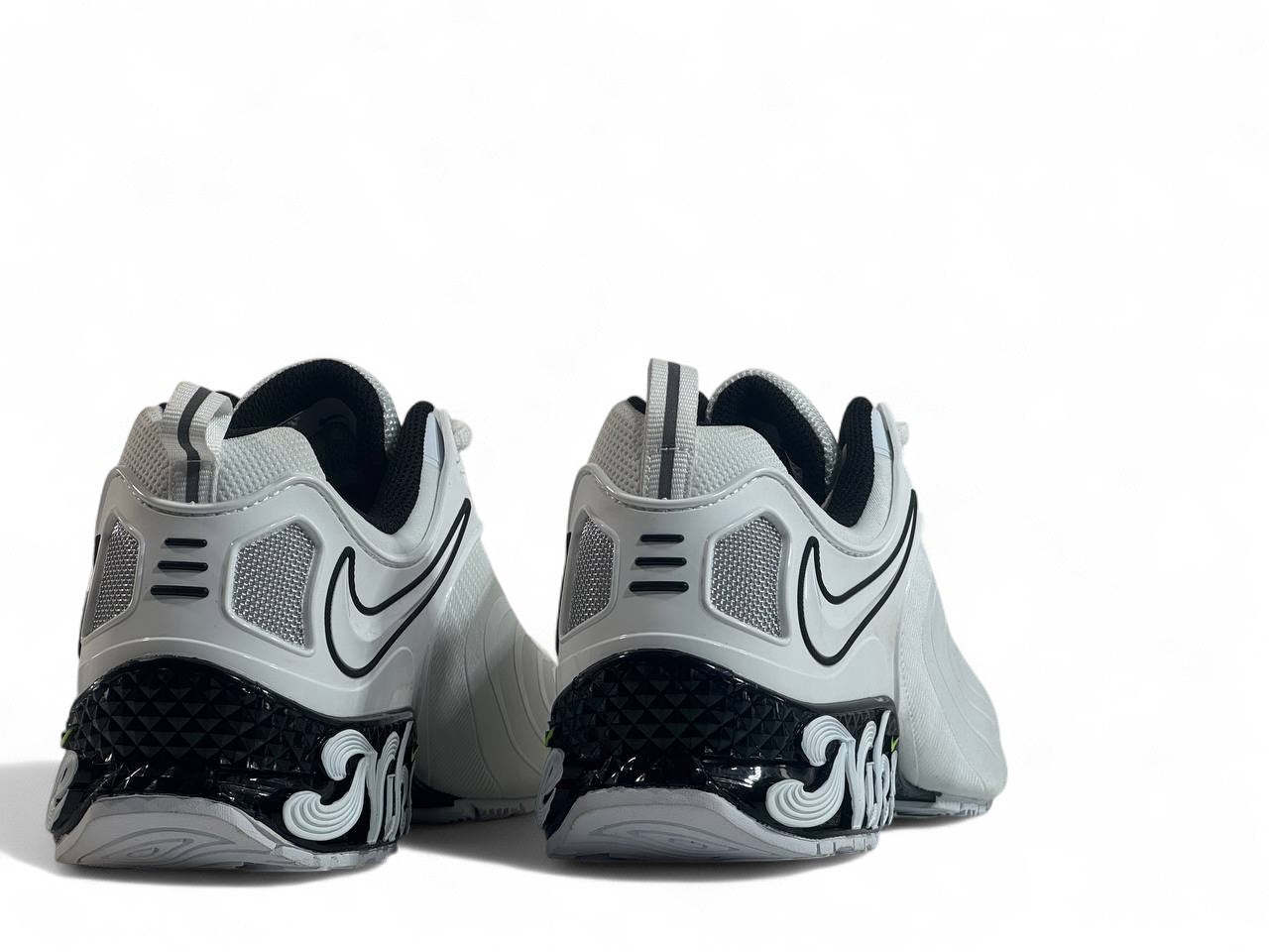 🔥 Nike Zoomwave Silver Edition 👟 | Futuristic Comfort Meets Sleek Design