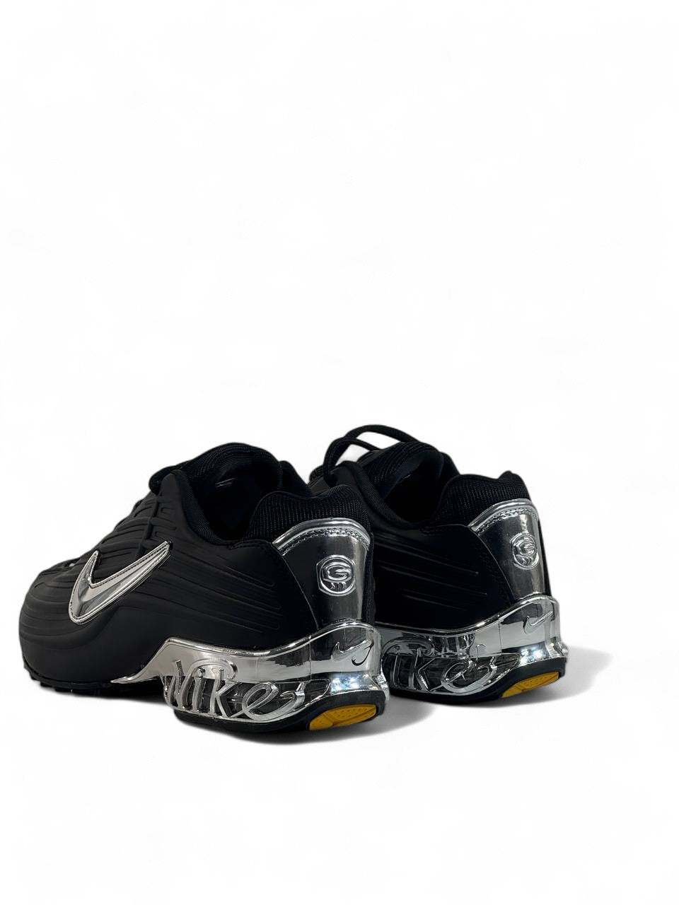 🖤 Nike Shox Black Chrome Edition 👟 | Bold Power. Timeless Style.