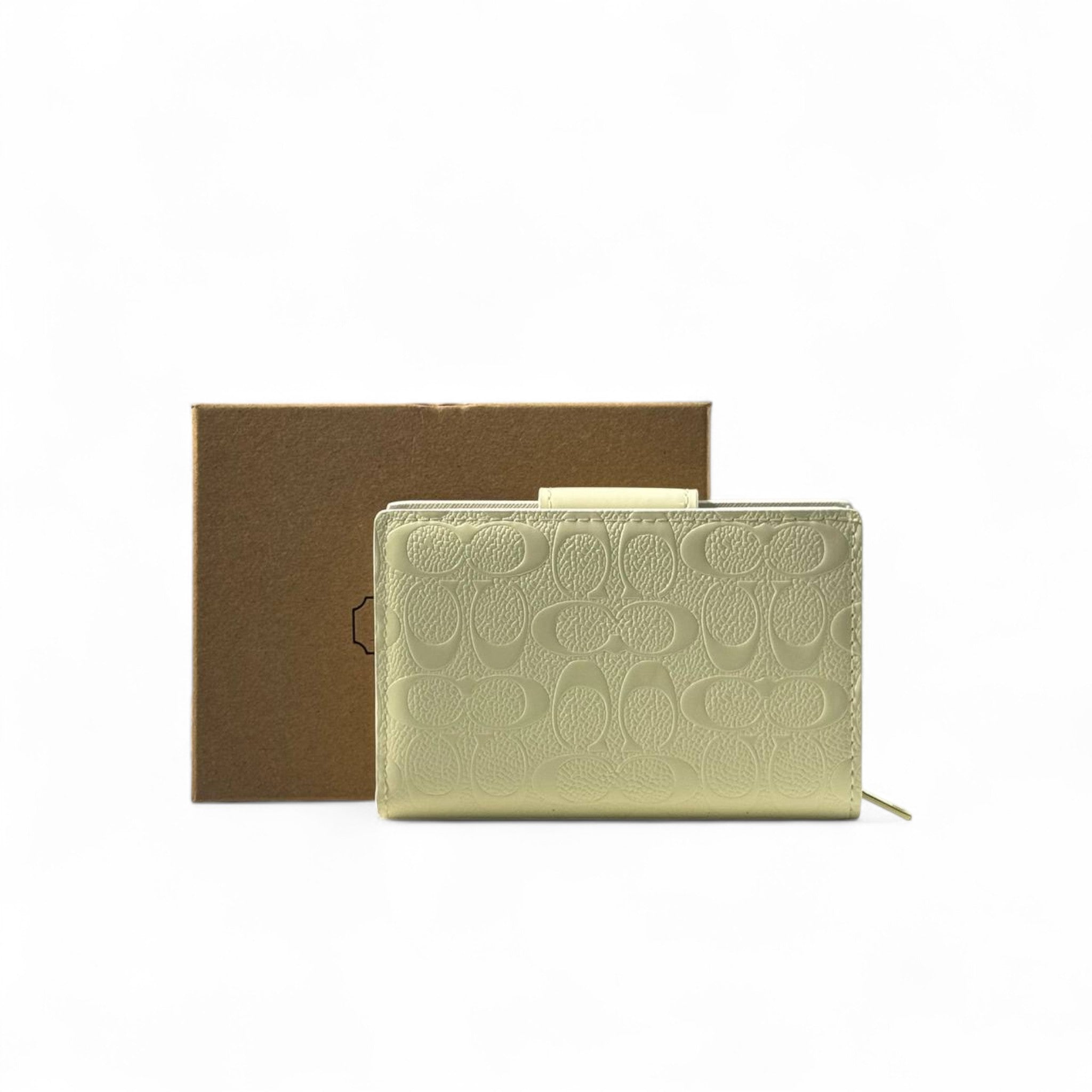 ✨ Coach Signature Embossed Wallet – Light Cream Beige with Gold Logo 👜