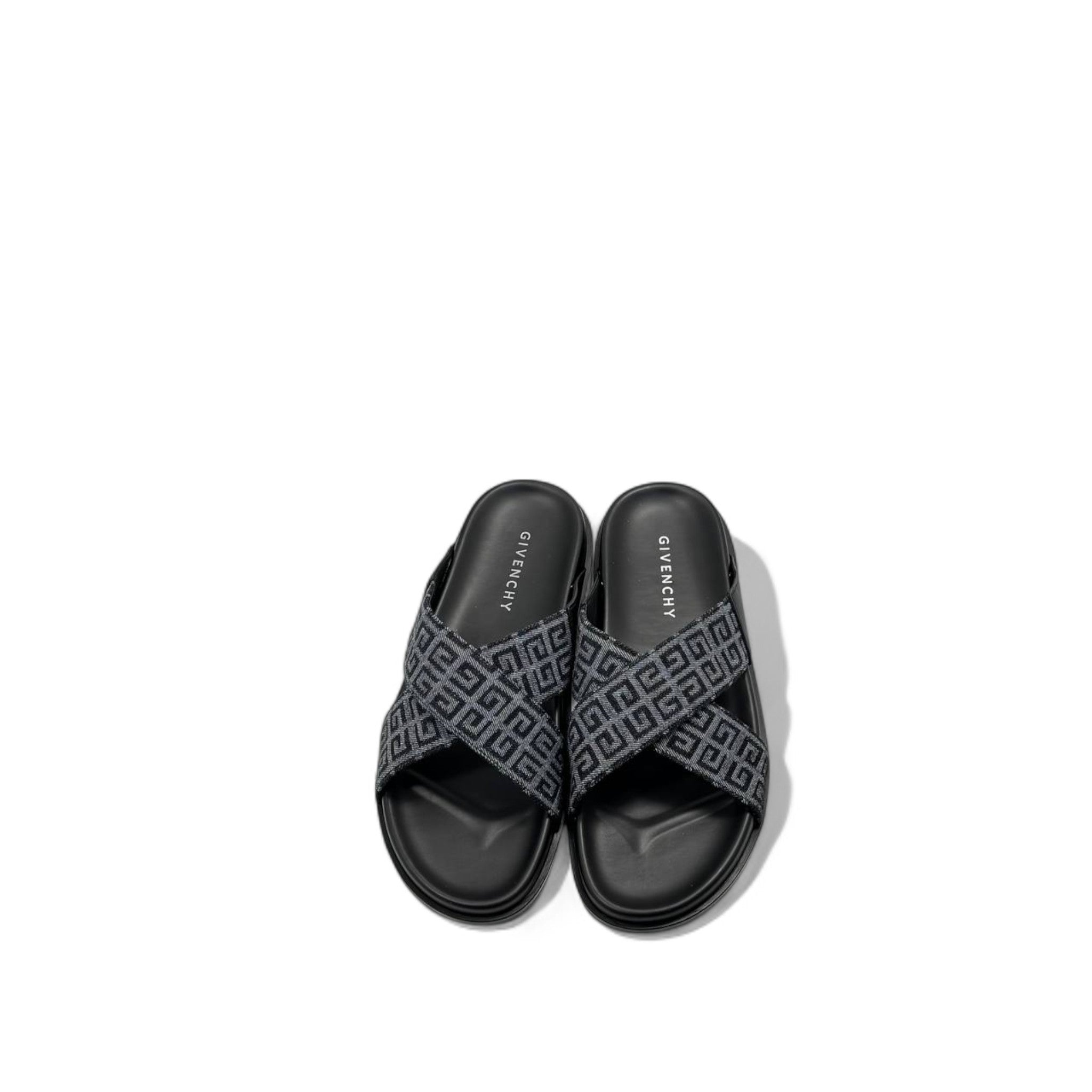 Givenchy Criss-Cross Monogram slipper🥿