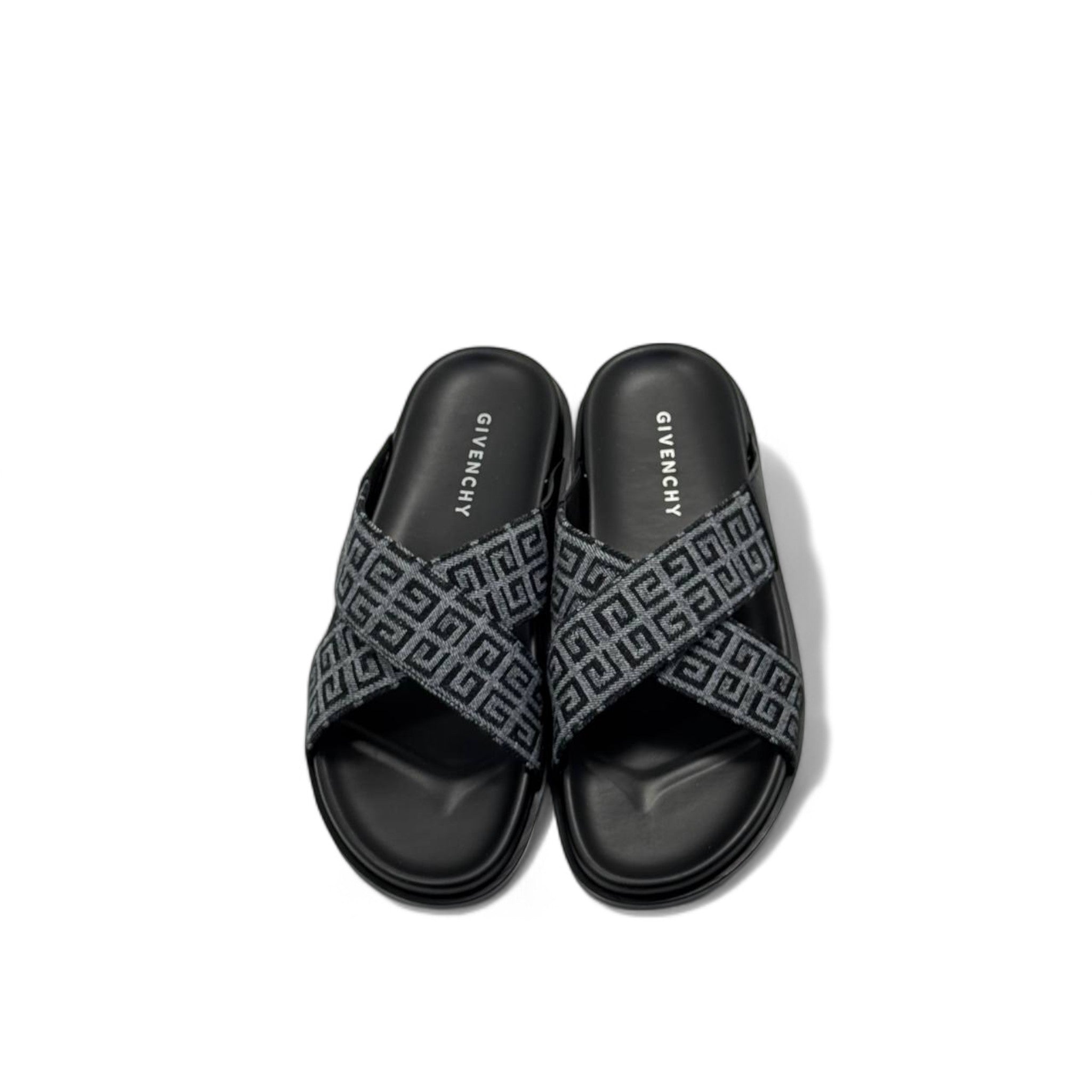 Givenchy Criss-Cross Monogram slipper🥿