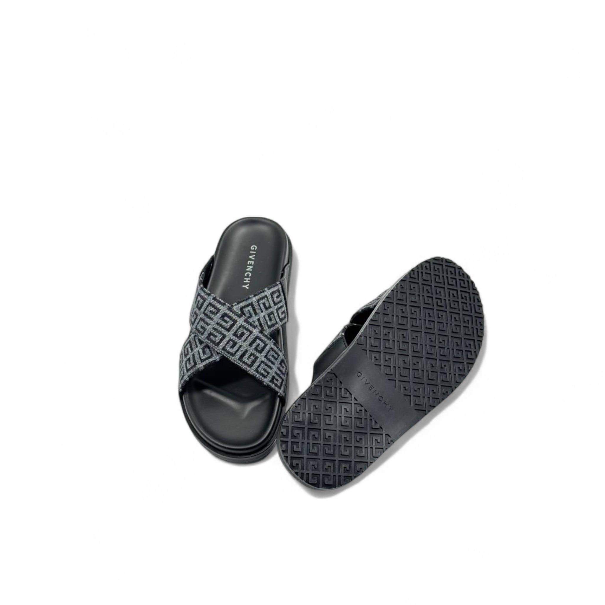 Givenchy Criss-Cross Monogram slipper🥿