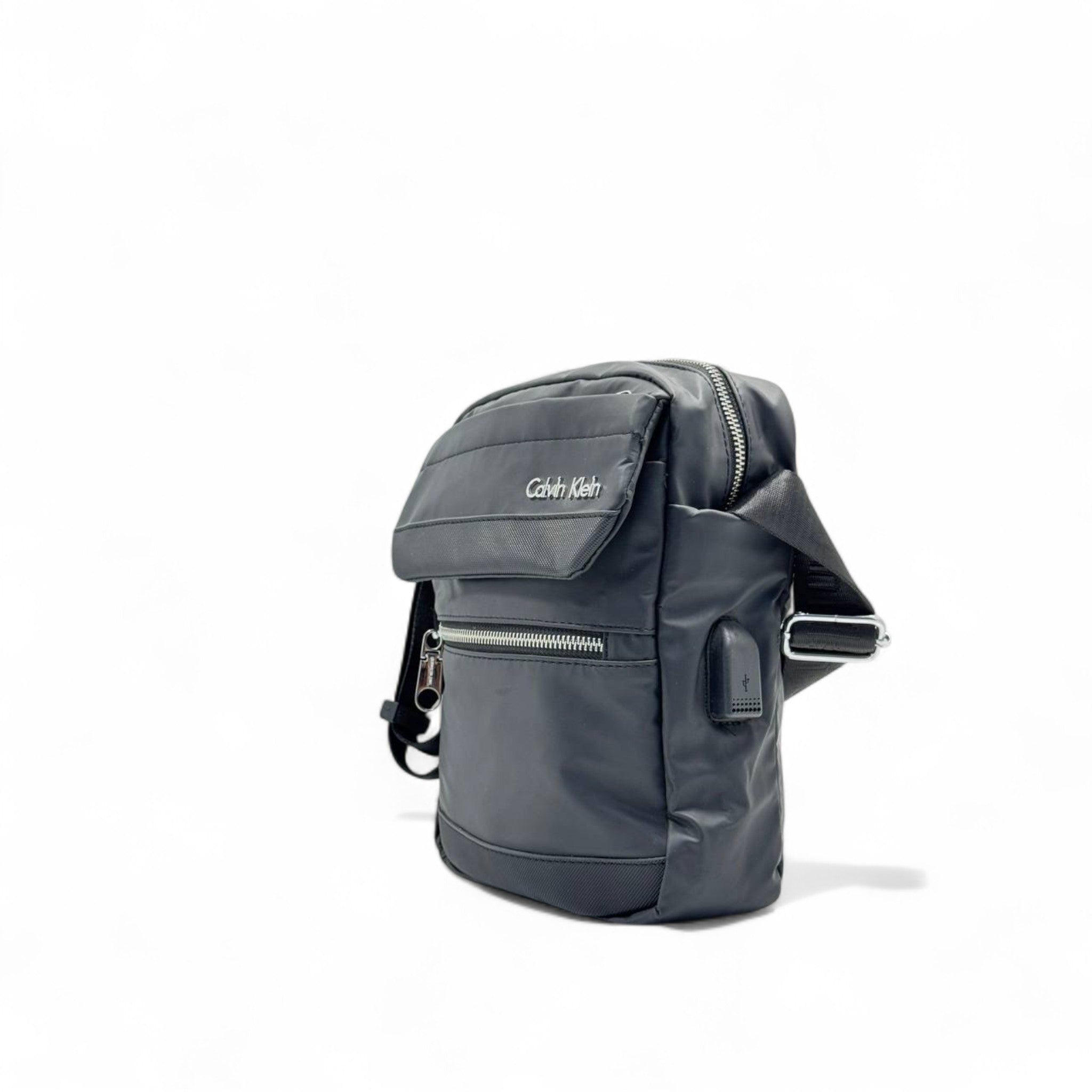 Calvin Klein Black Crossbody Bag – Sleek Nylon Urban Style 🎒✨