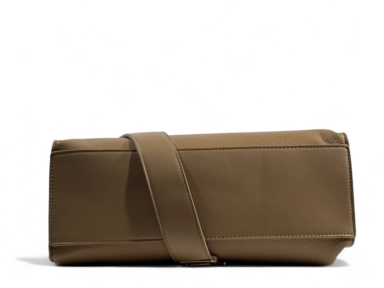 ✨ Valentino Garavani Leather Tote – Iconic Gold Strap Edition ✨