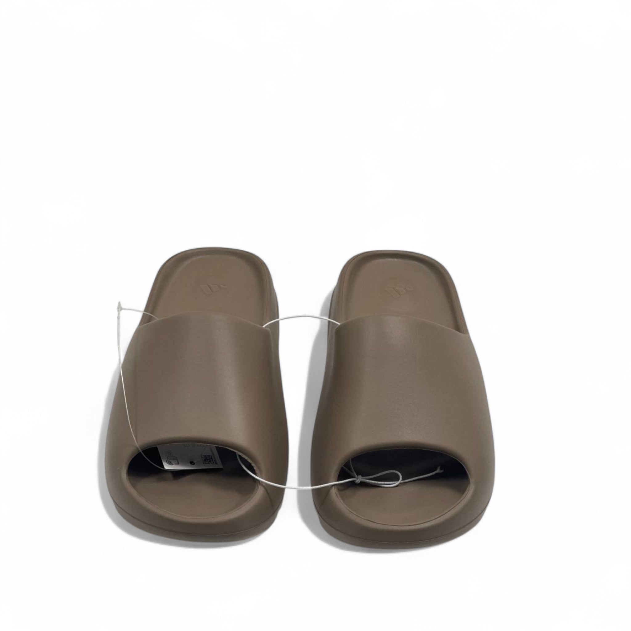 Adidas Yeezy Slides – Mocha Brown ☕️