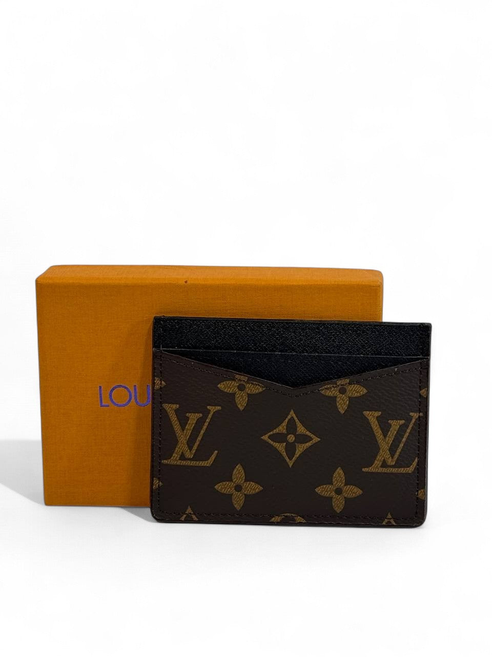 🟤 Louis Vuitton Monogram Reverse Card Holder – Modern Twist on Classic Luxury 💼