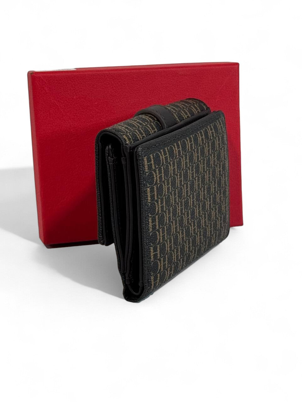 👜 Carolina Herrera CH Monogram Wallet – Classic Brown & Red Edition ❤️