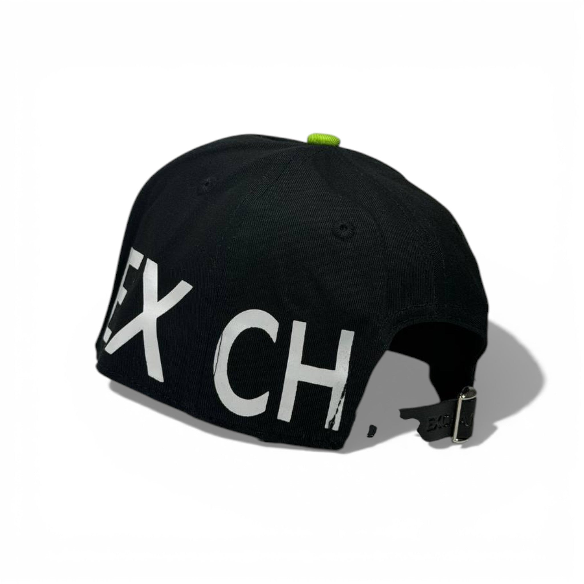🧢 Armani Exchange Logo Baseball Cap – Black & White Bold Street Style ⚫⚪