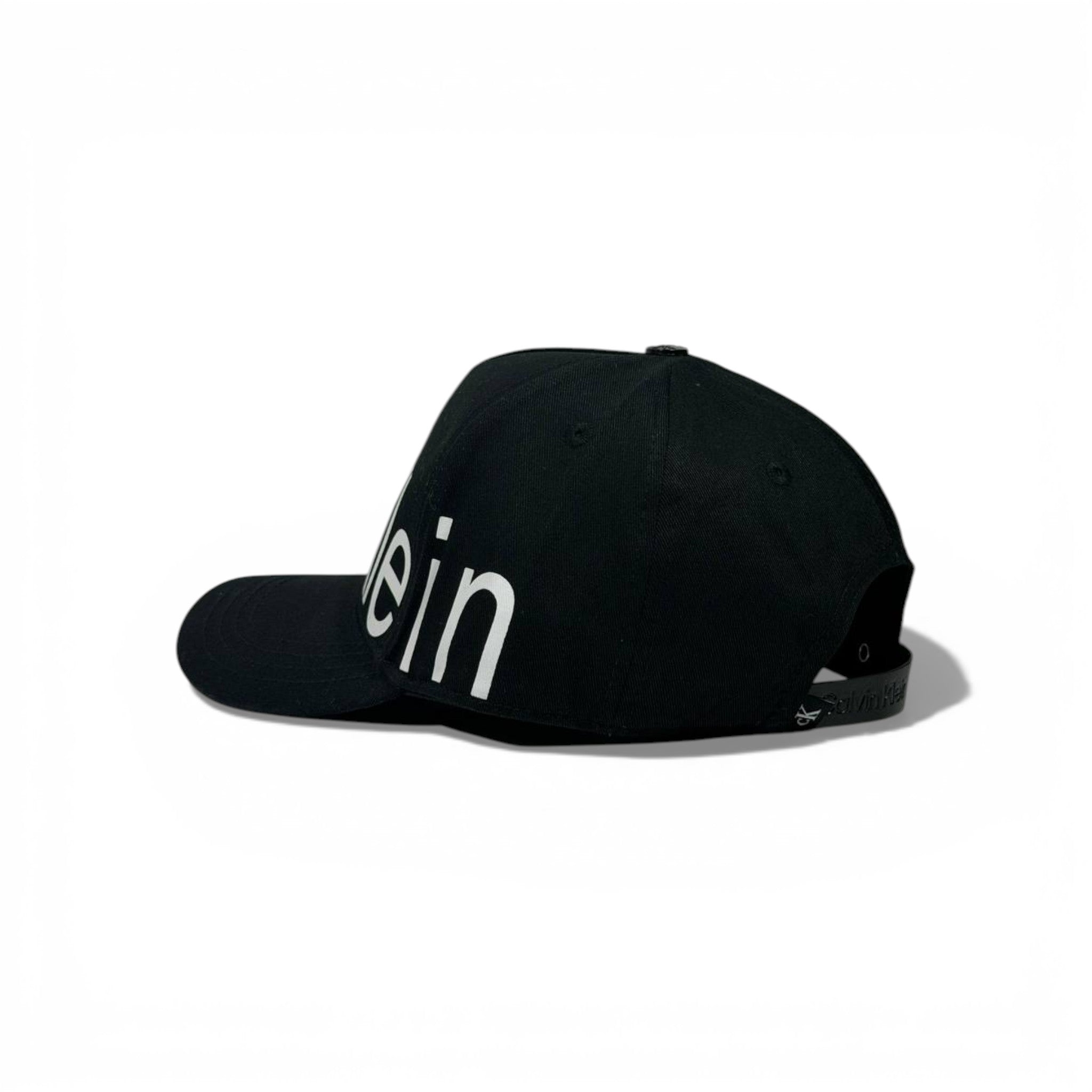 🧢 Calvin Klein Logo Baseball Cap – Black Minimal Designer Style ⚫✨