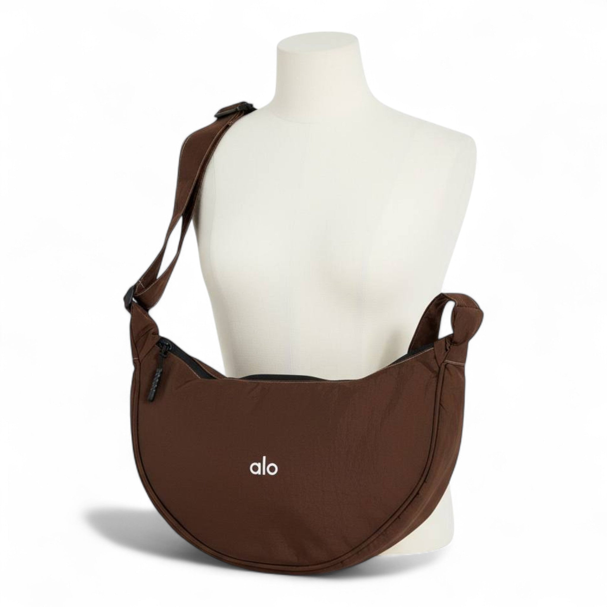 🤎 Alo Cocoa Crescent Shoulder Bag 🤎