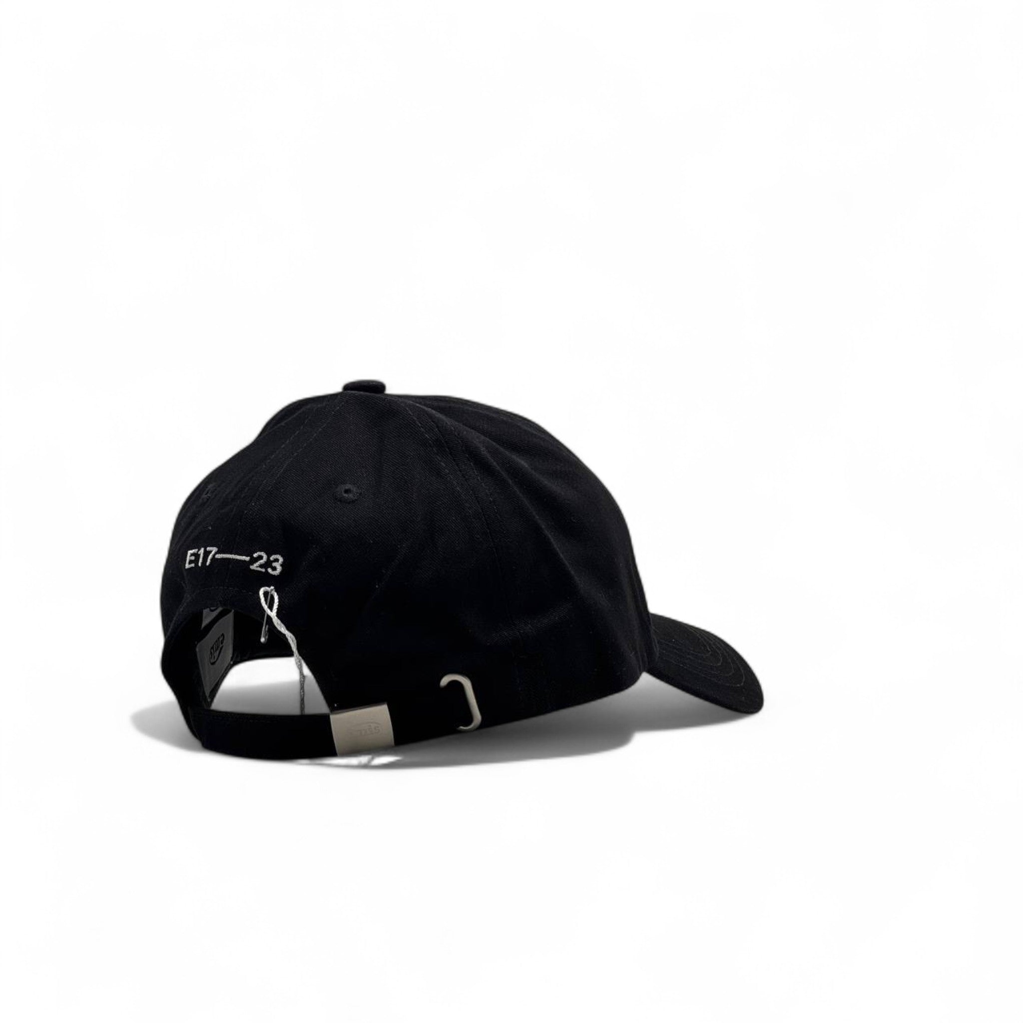 emis’ Black Logo Cap – Korean Minimal Streetwear 🧢🇰🇷