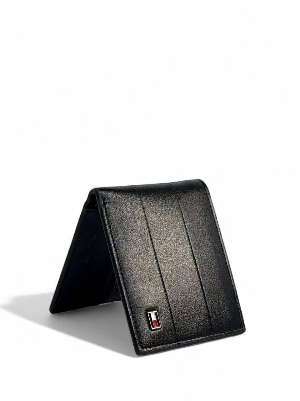 Tommy Hilfiger-Inspired Black Leather Wallet – Minimal Design, Maximum Sophistication 🖤✨