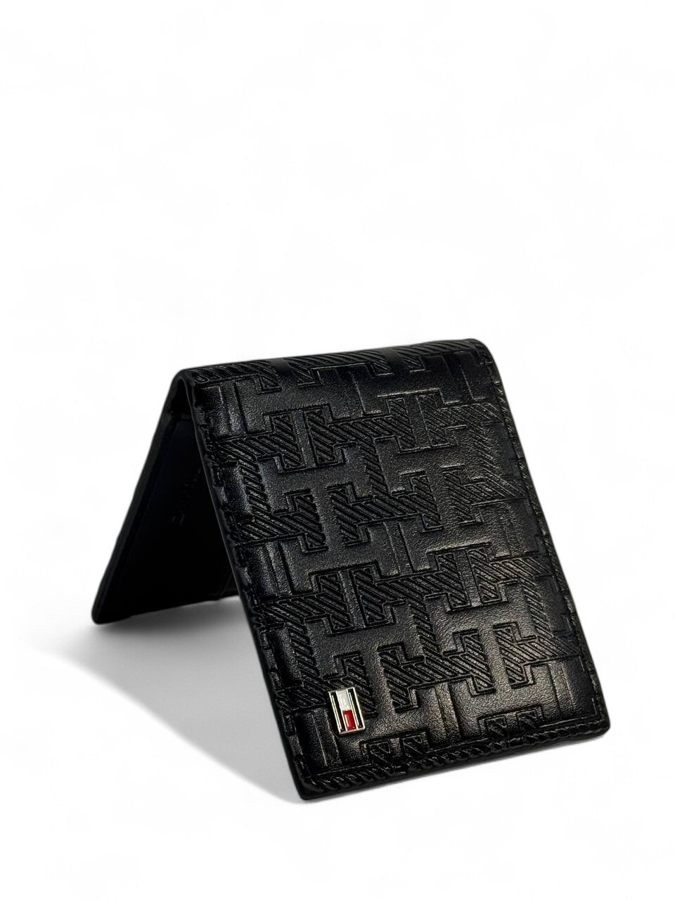 Tommy Hilfiger-Inspired Embossed Pattern Wallet – Modern Texture, Timeless Elegance 🖤✨