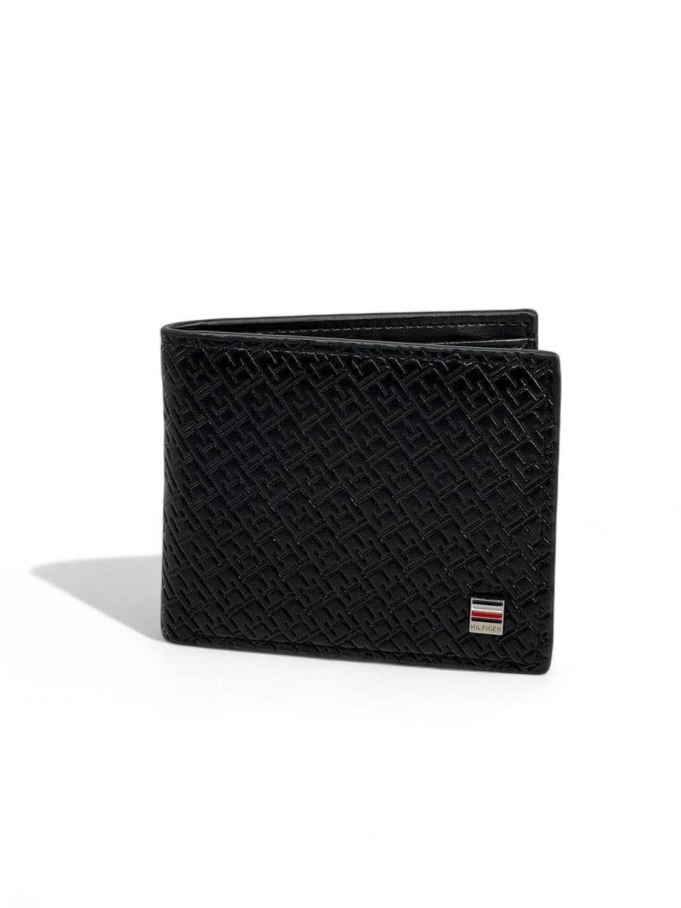 Tommy Hilfiger-Inspired Black Embossed Wallet – Precision in Every Detail 🖤✨