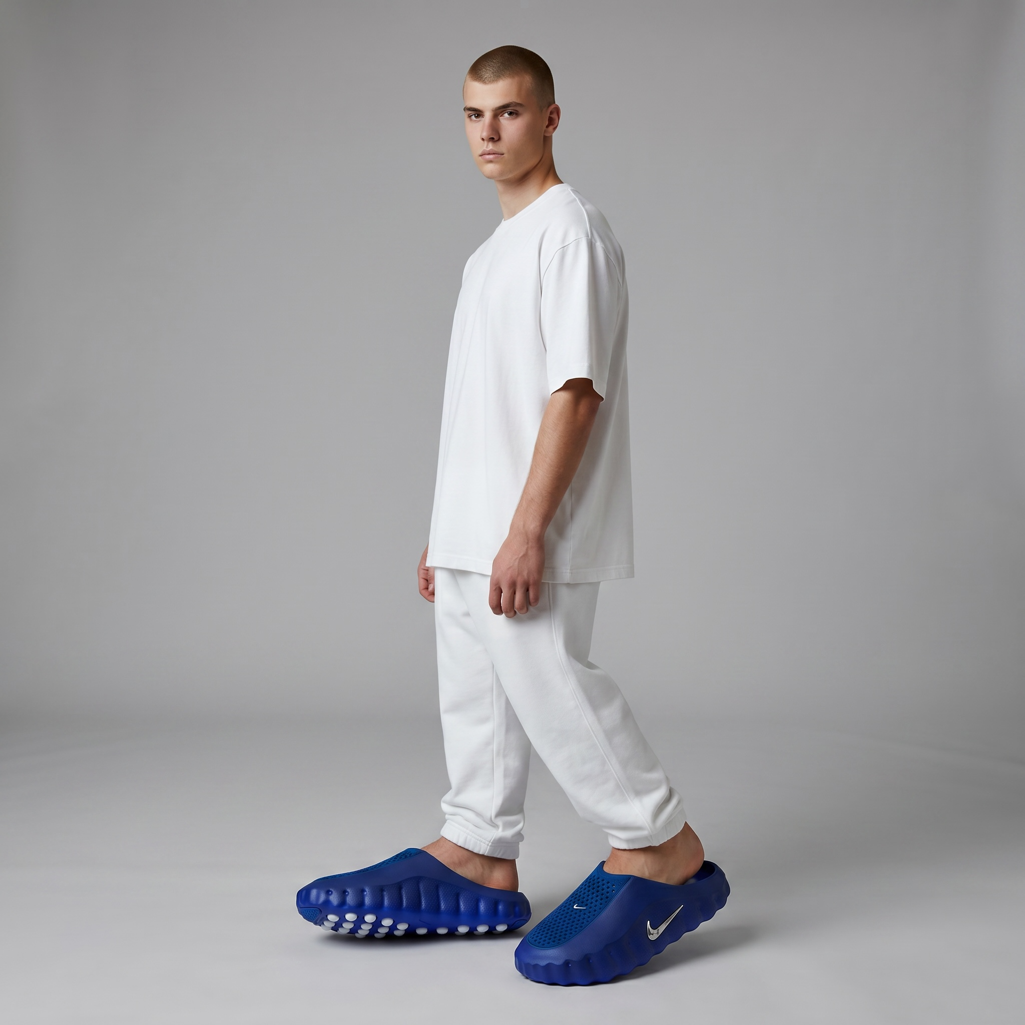👟 Nike MIND Recovery Clogs – Royal Blue