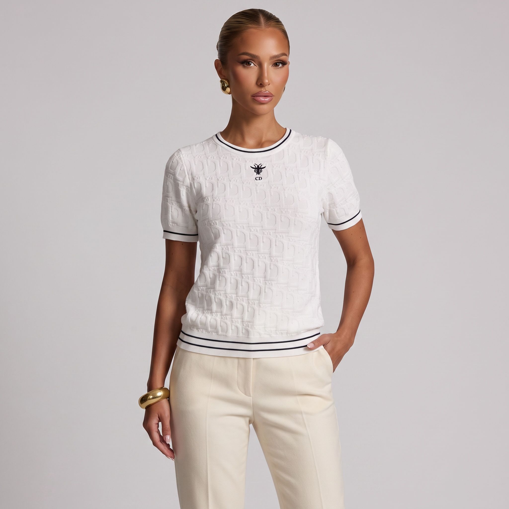 🤍 Christian Dior Textured Knit Short Sleeve Top – White ( one size)