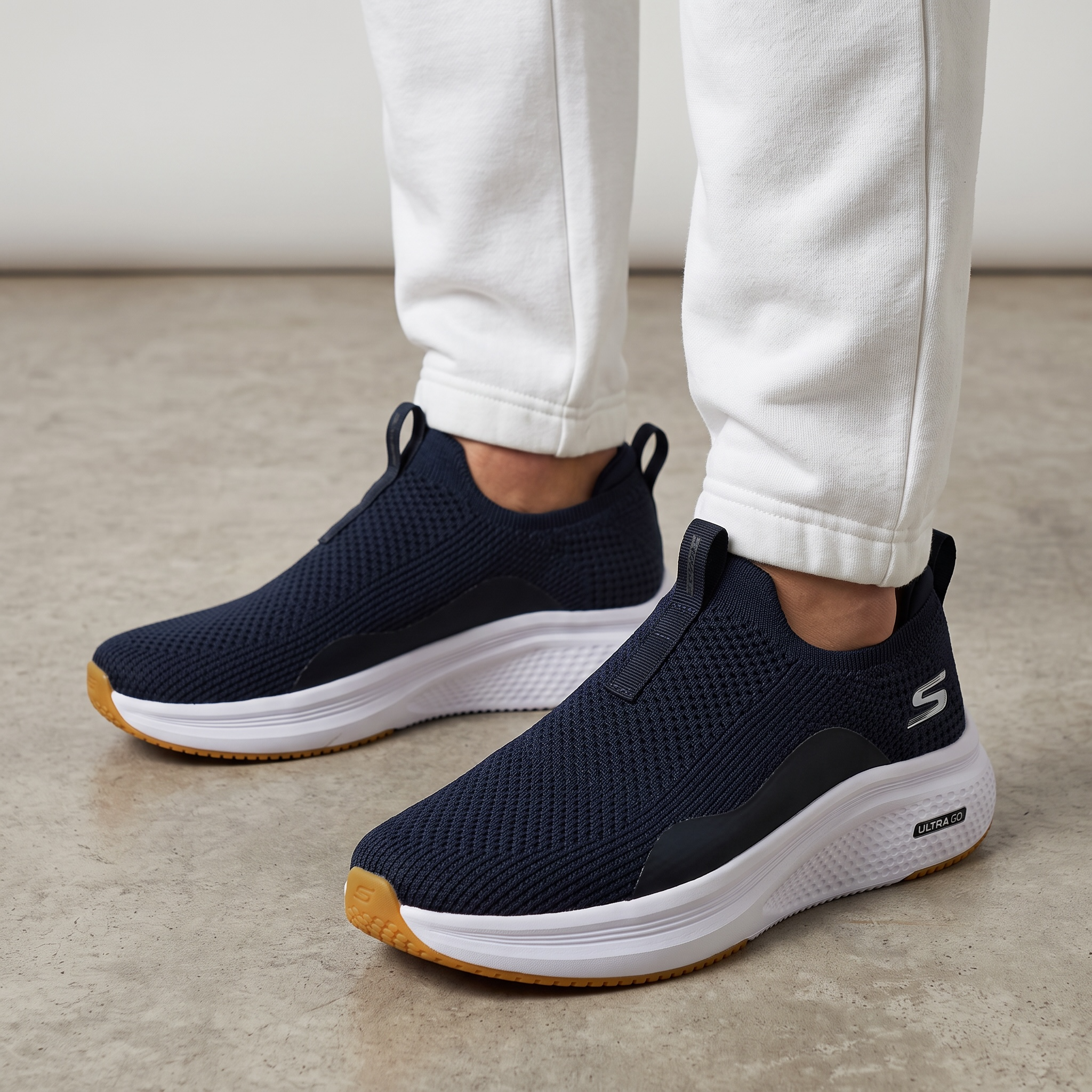 🖤 Skechers Ultra Go Slip-On Sneakers – Black