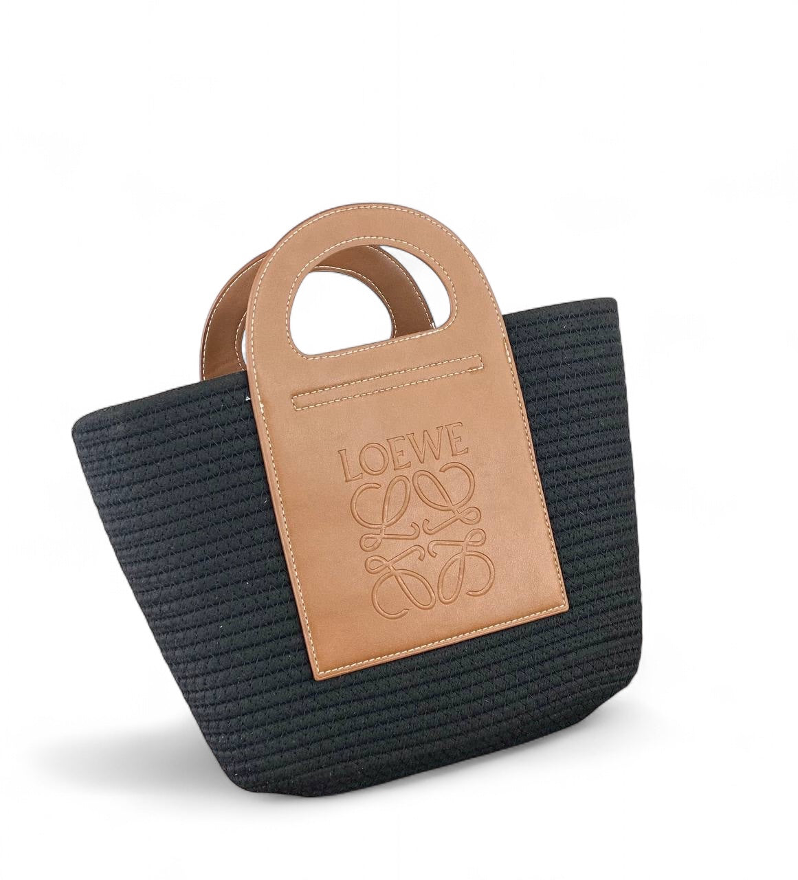 Loewe Shell Basket Tote – Sculpted Elegance Meets Artisanal Craft (25x35)
