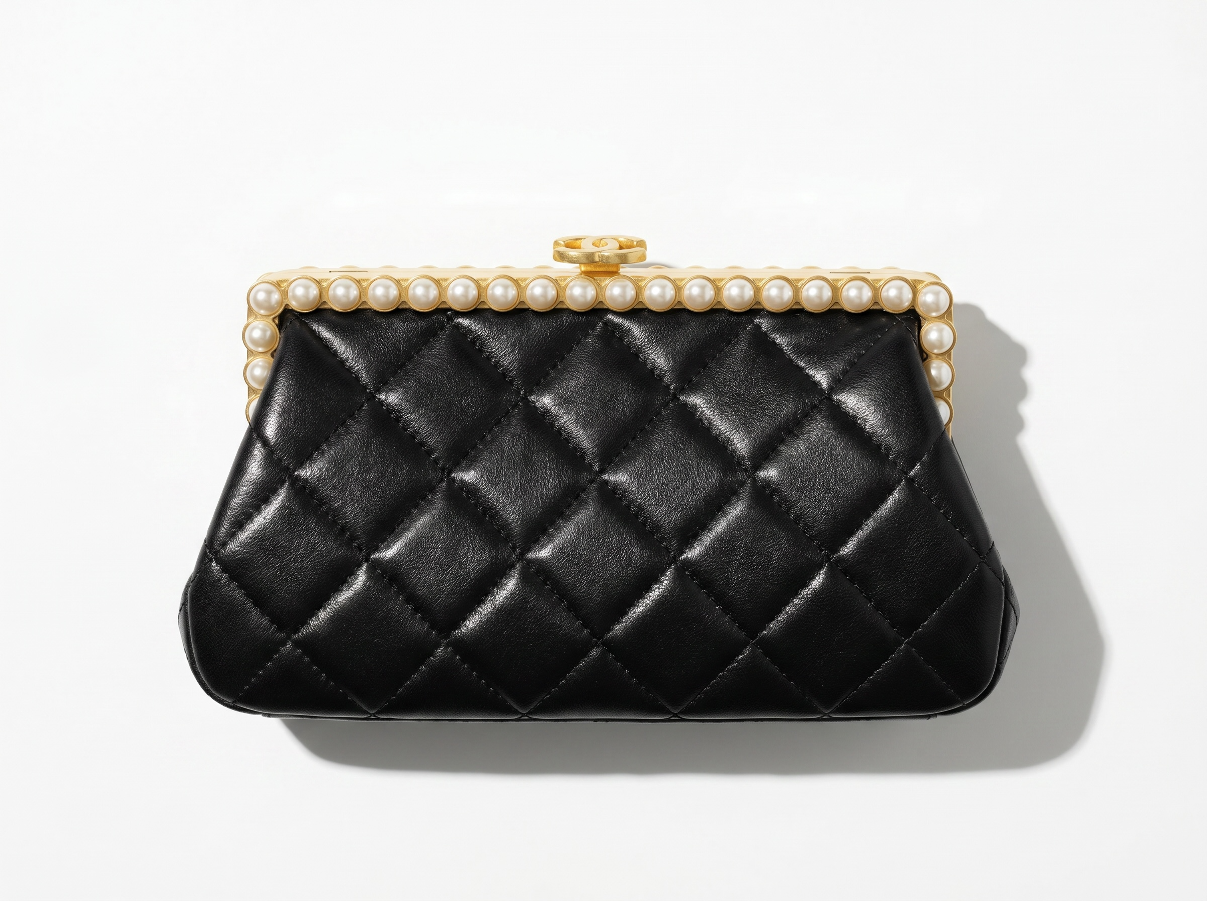 🖤 Chanel Pearl Noir Evening Clutch 🖤